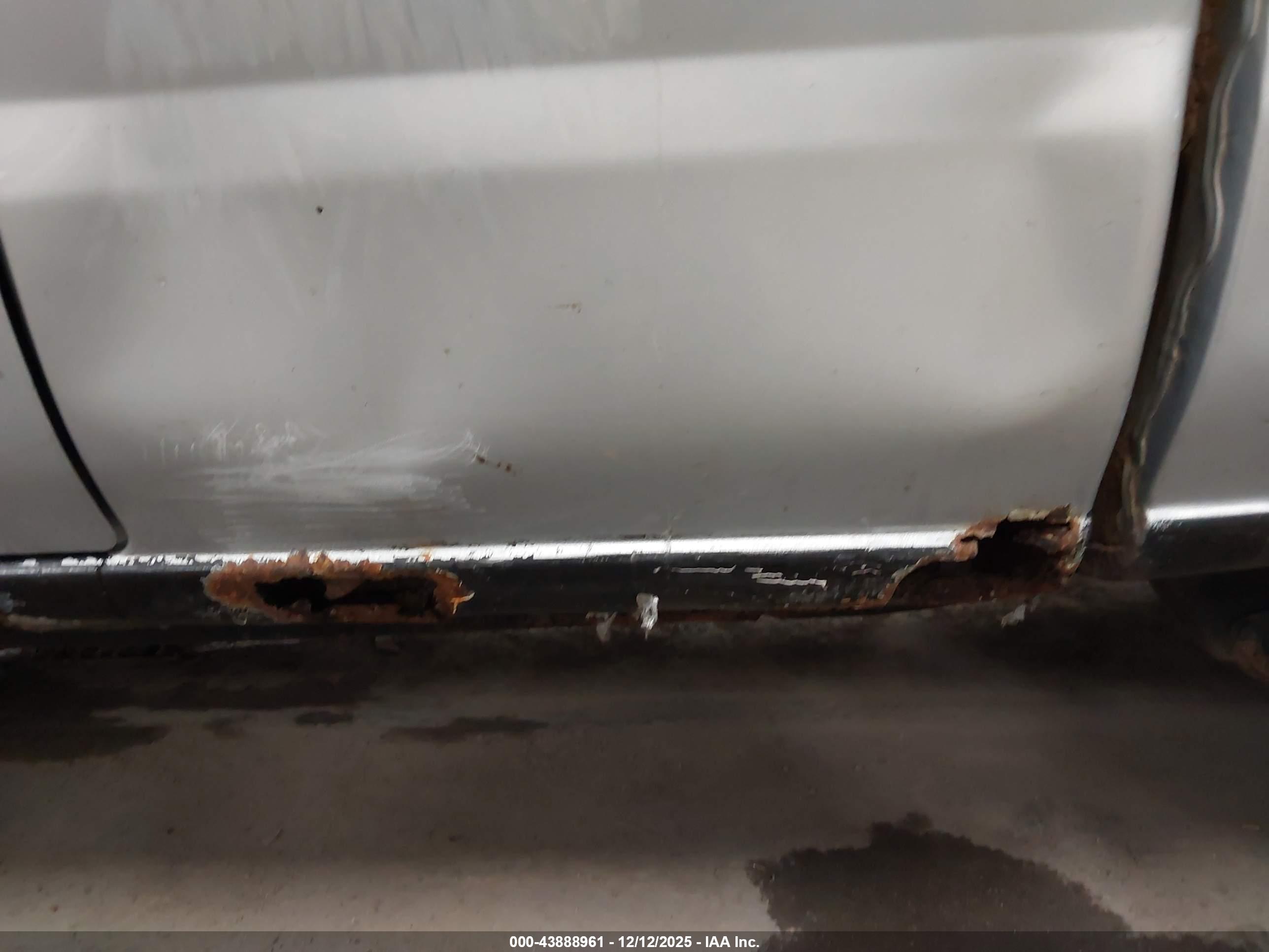 NISSAN FRONTIER image 6