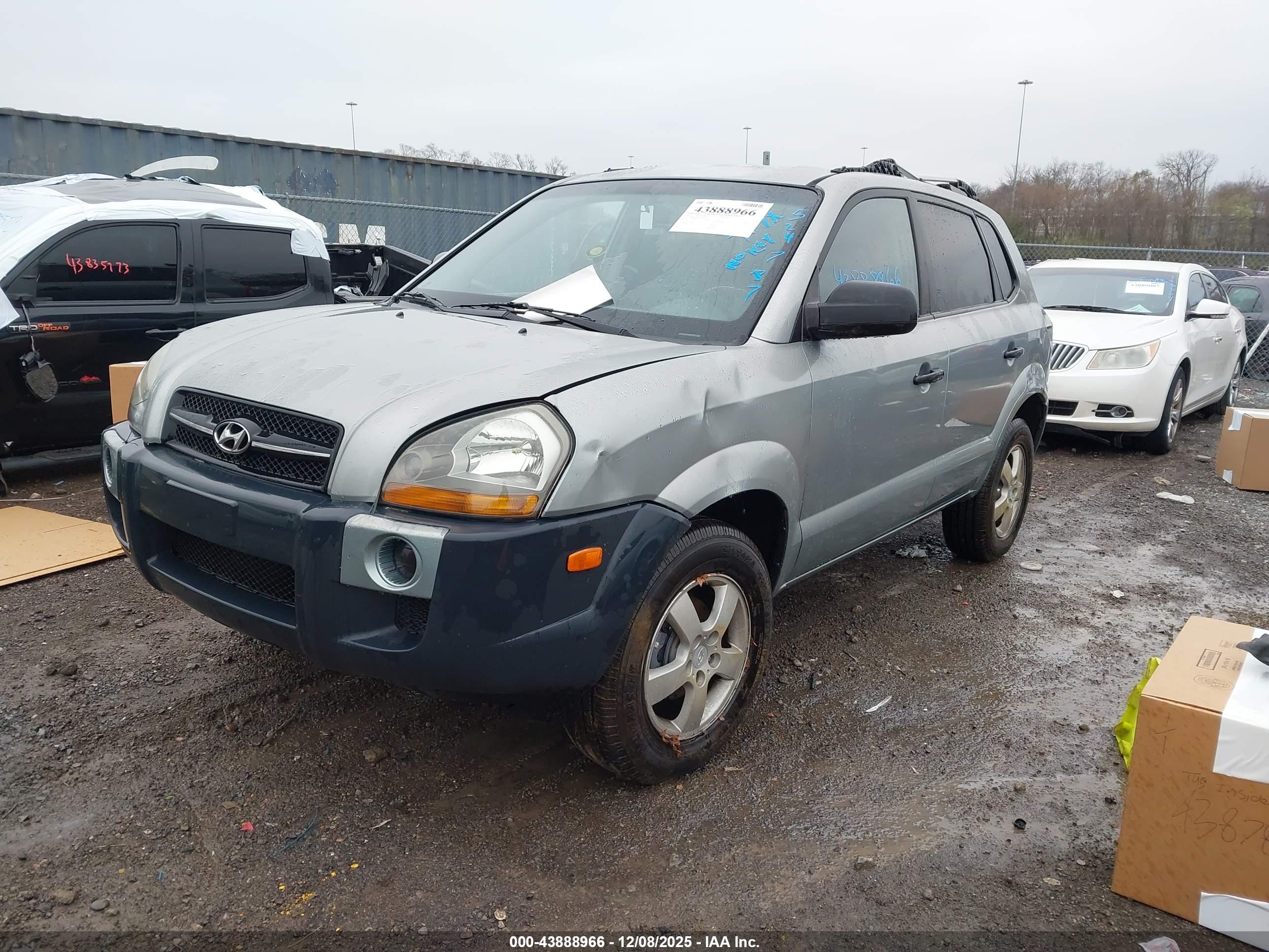 HYUNDAI TUCSON image 2