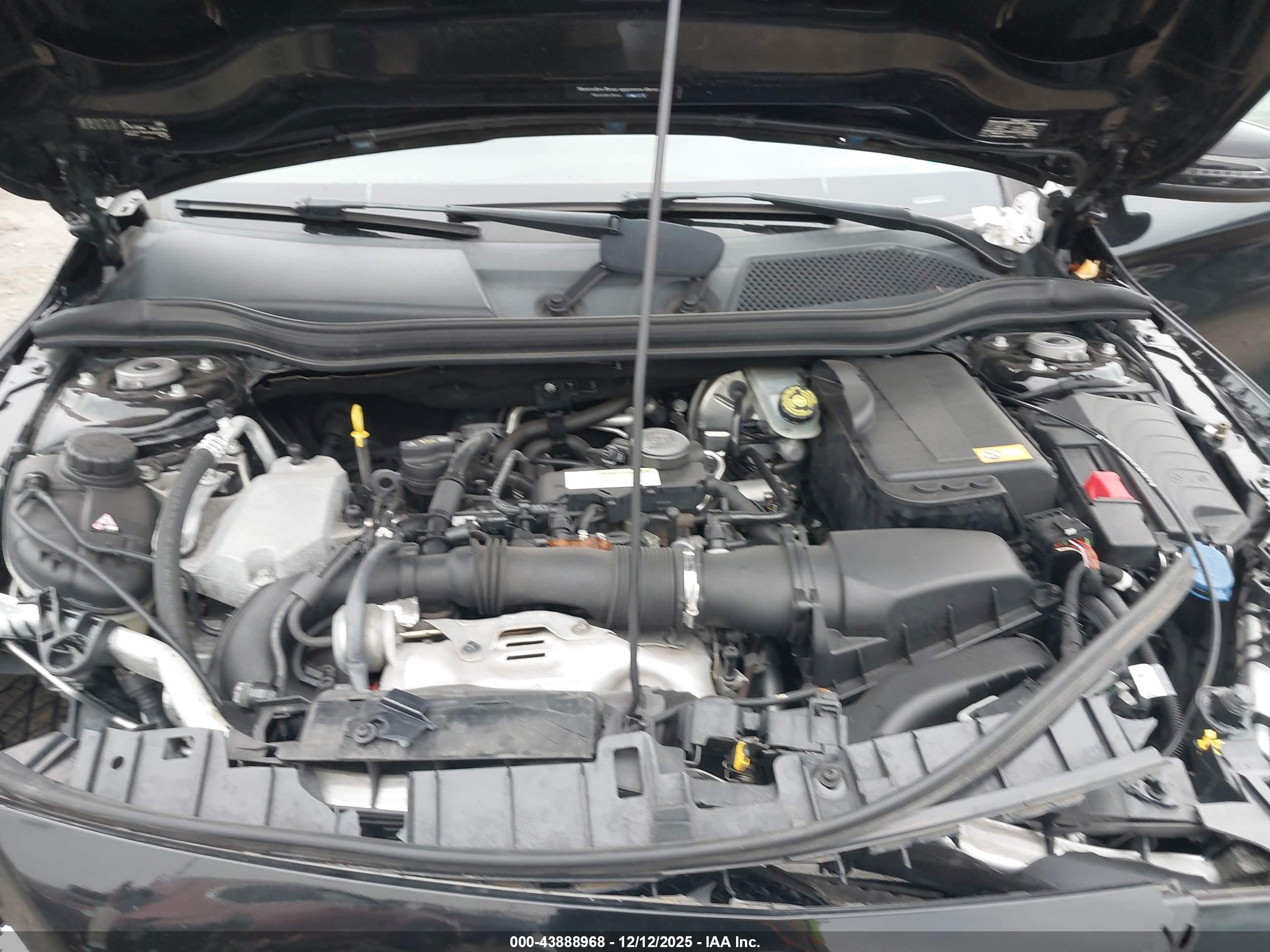 MERCEDES-BENZ GLA image 10