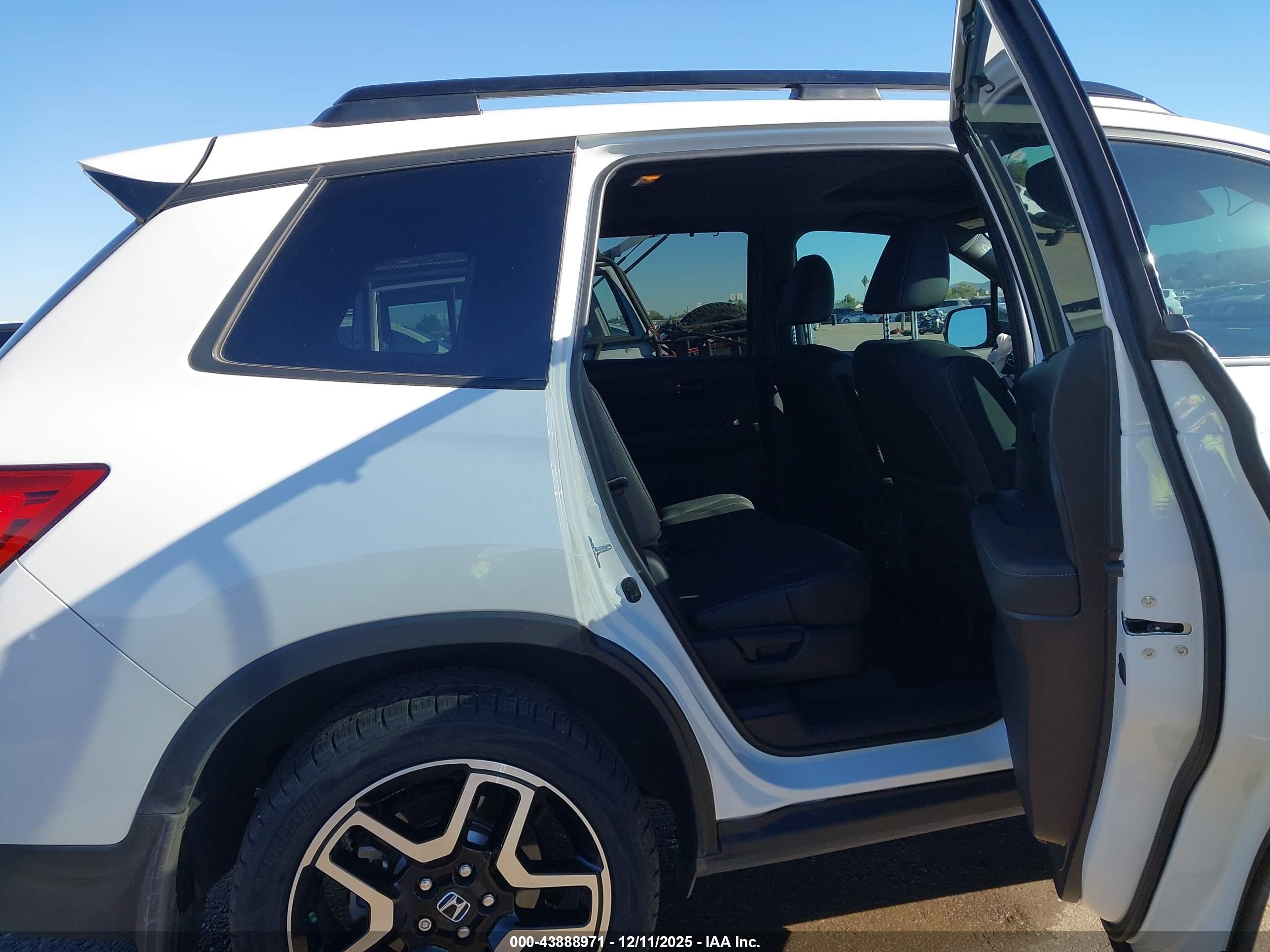 HONDA PASSPORT image 8