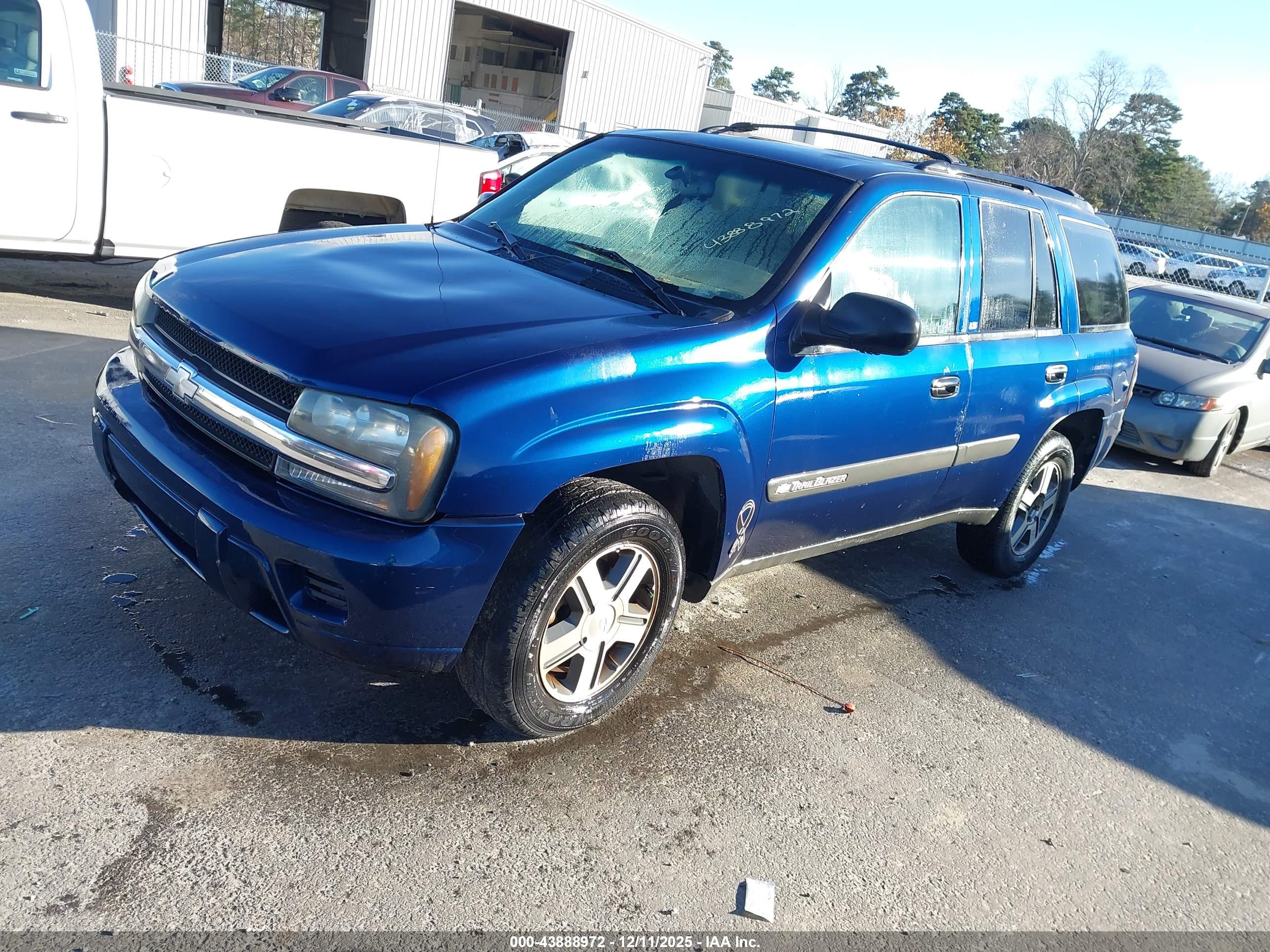 CHEVROLET TRAILBLAZER image 2