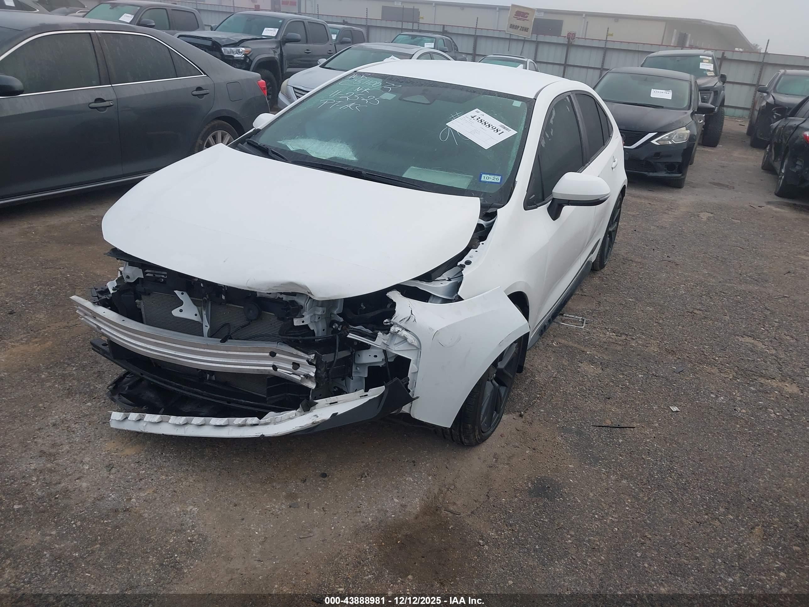 TOYOTA COROLLA image 2
