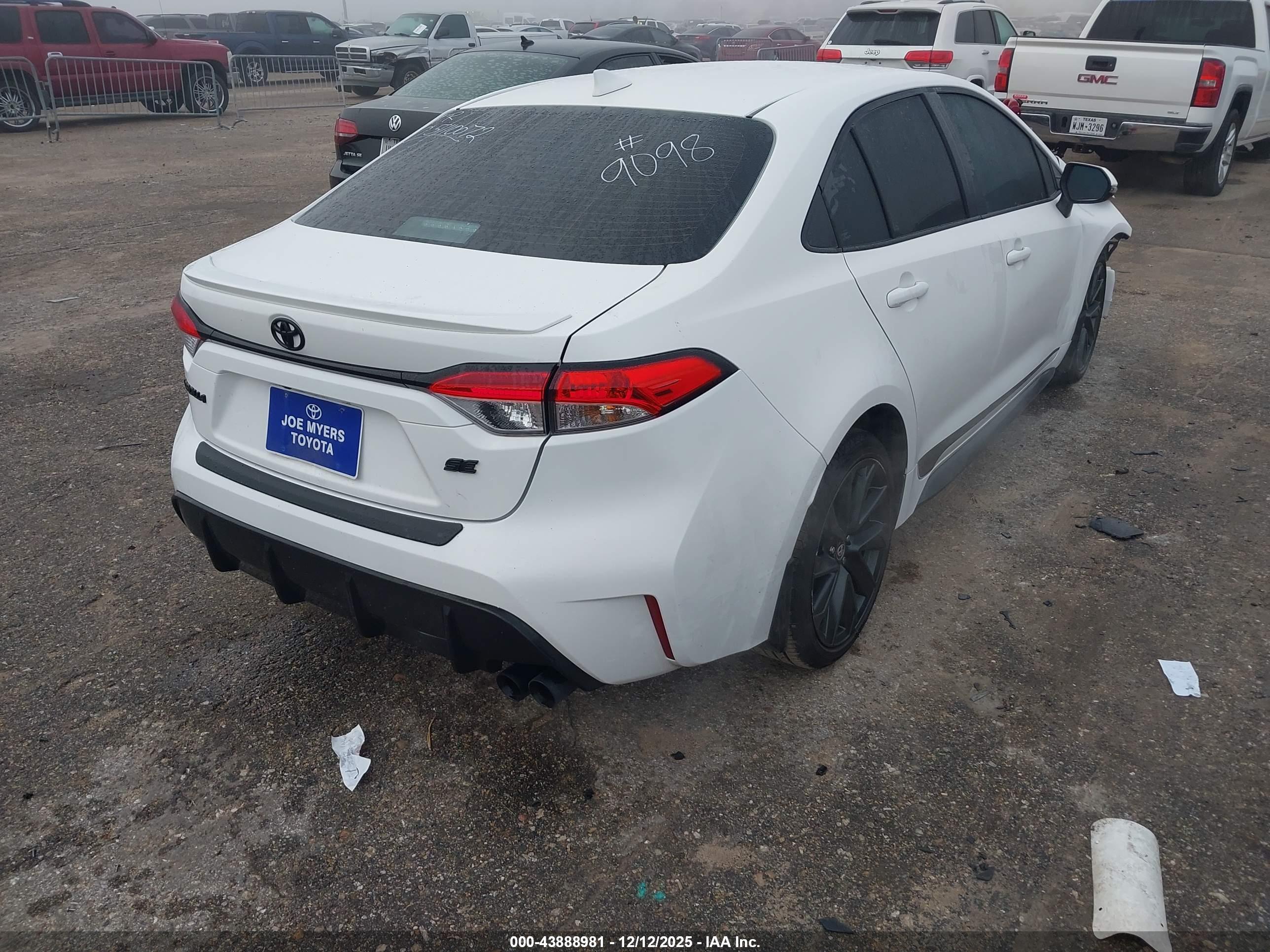 TOYOTA COROLLA image 4