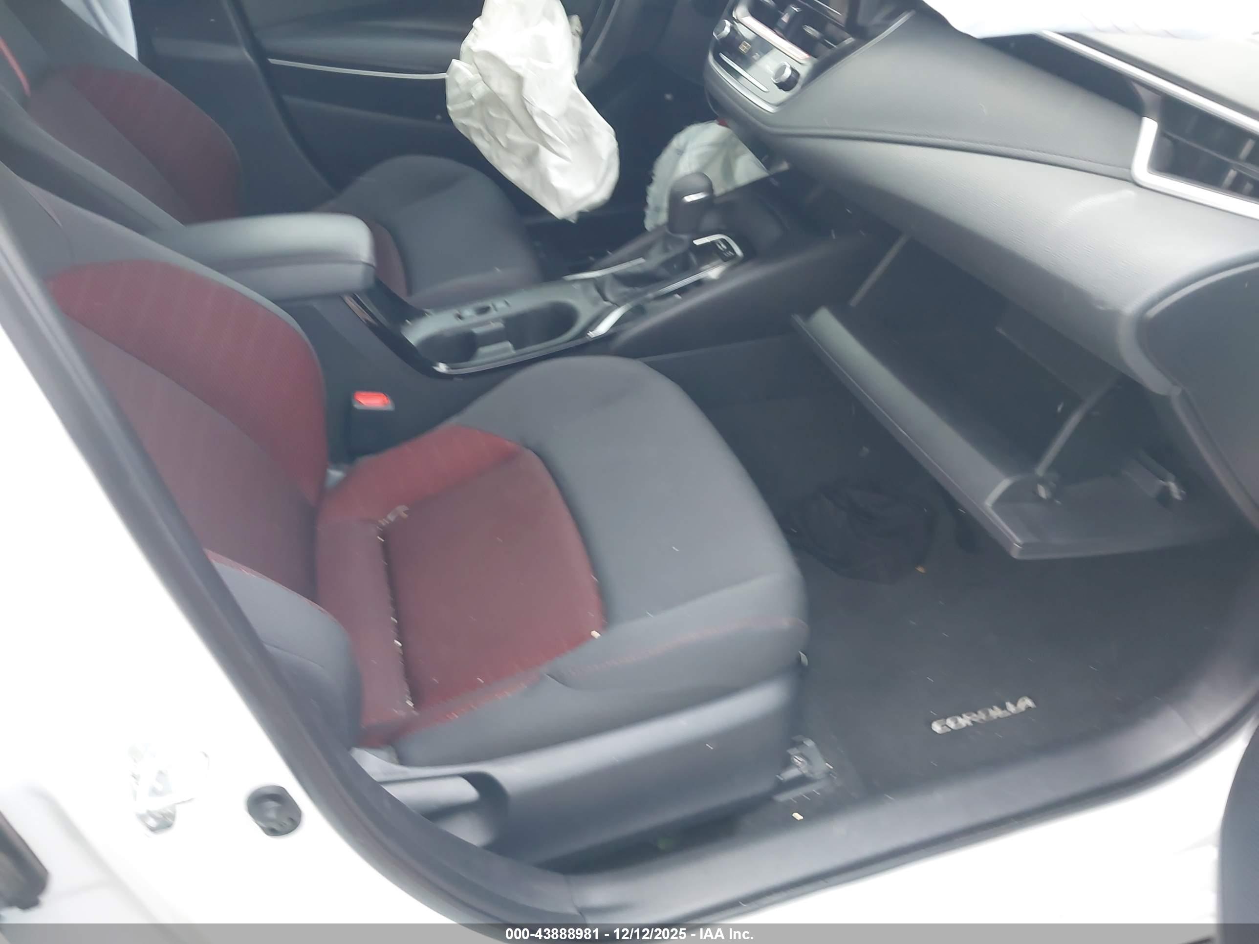 TOYOTA COROLLA image 5