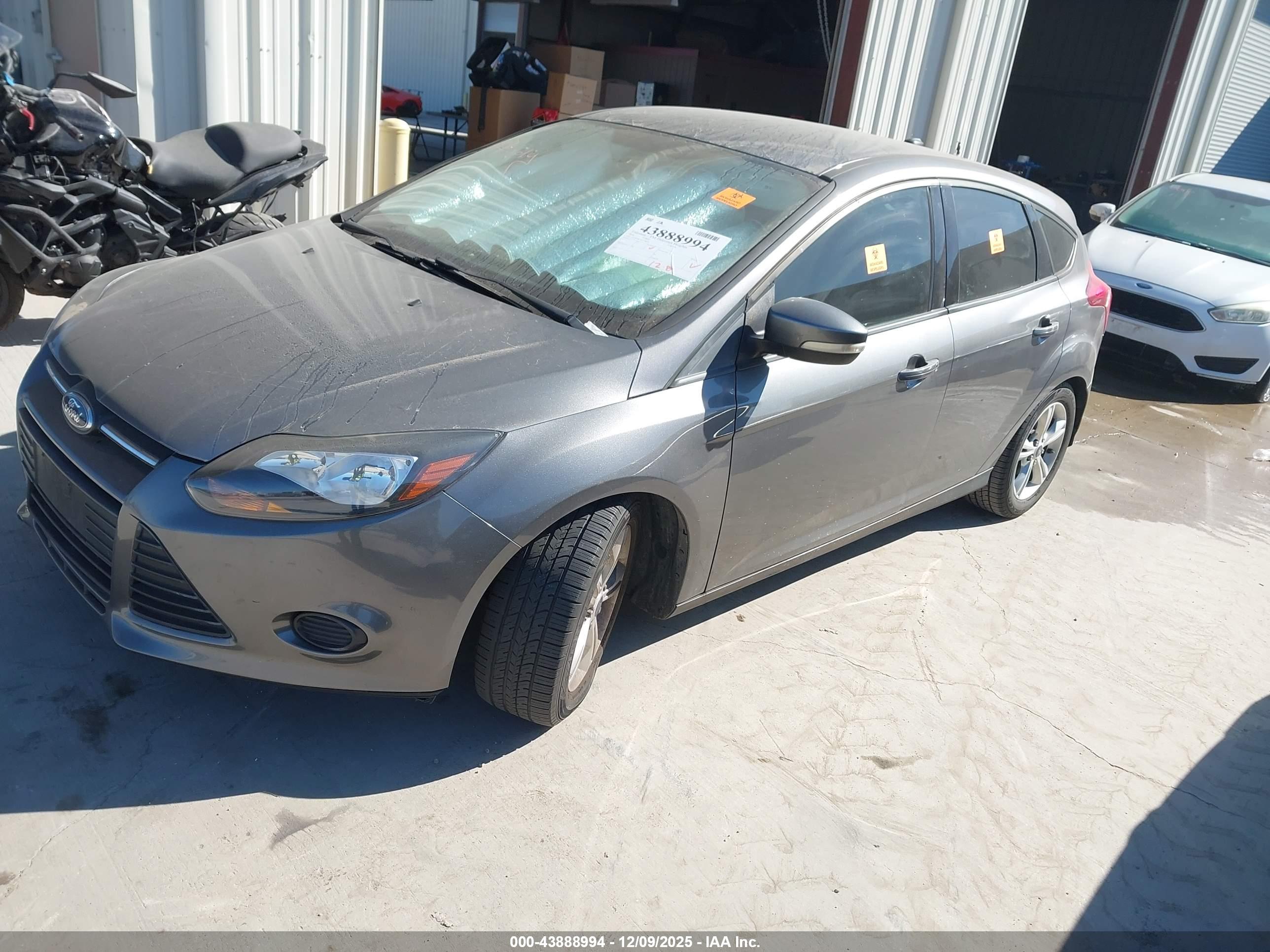 FORD FOCUS image 2