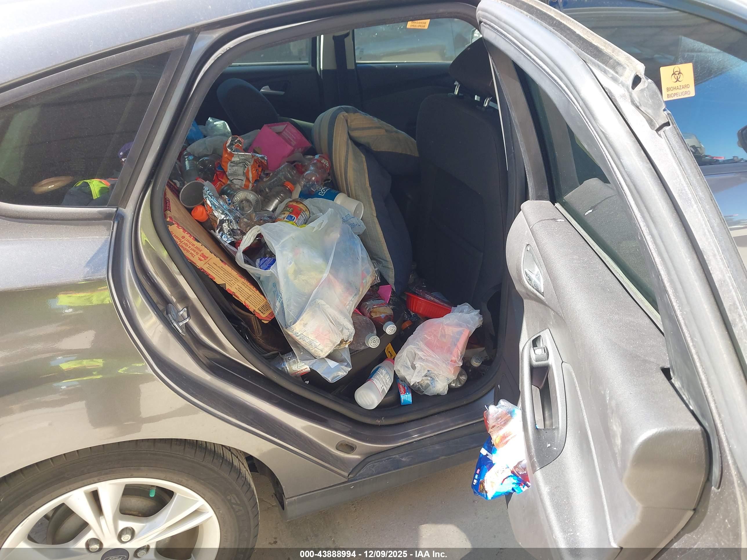 FORD FOCUS image 8