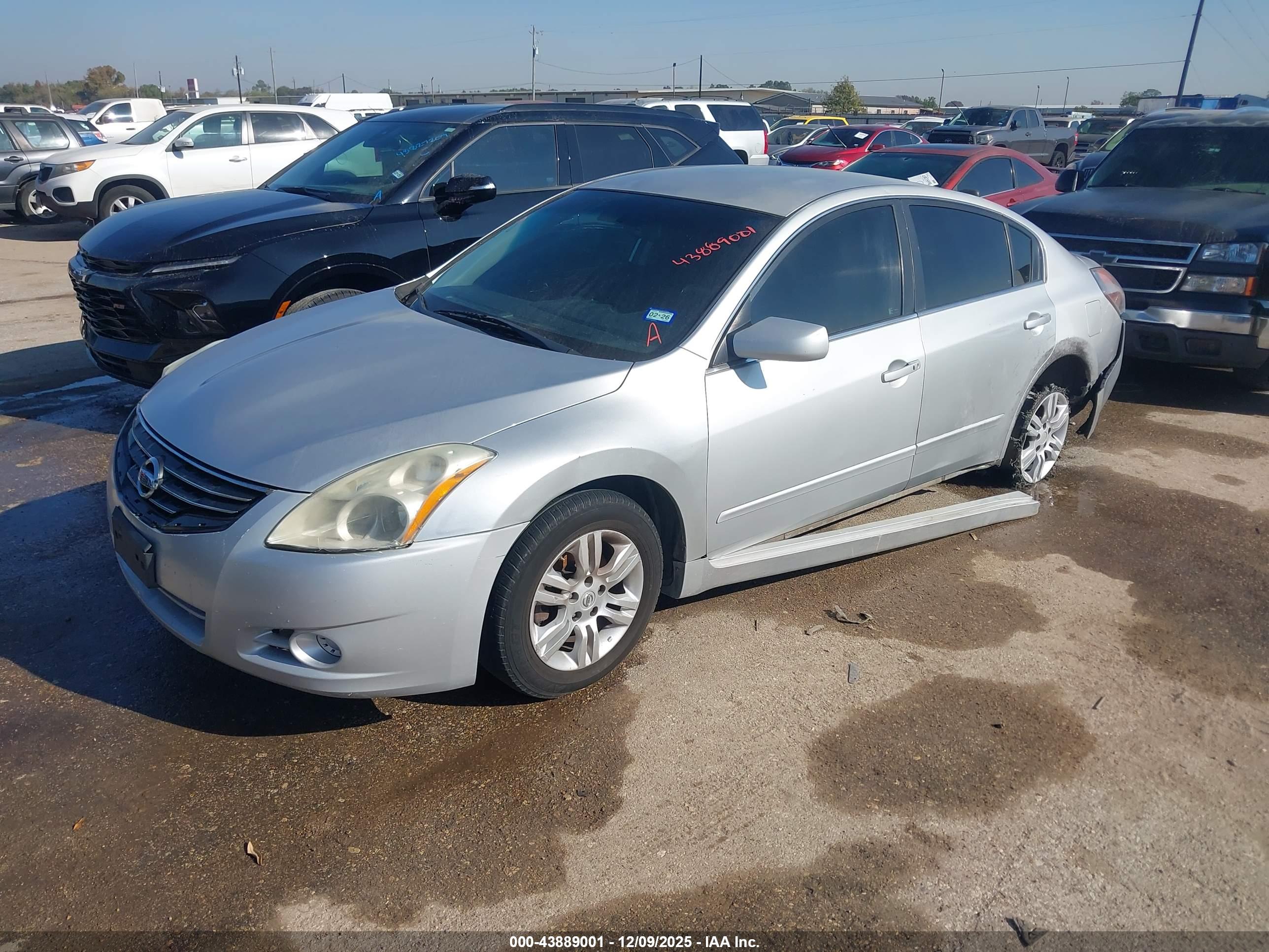 NISSAN ALTIMA image 2