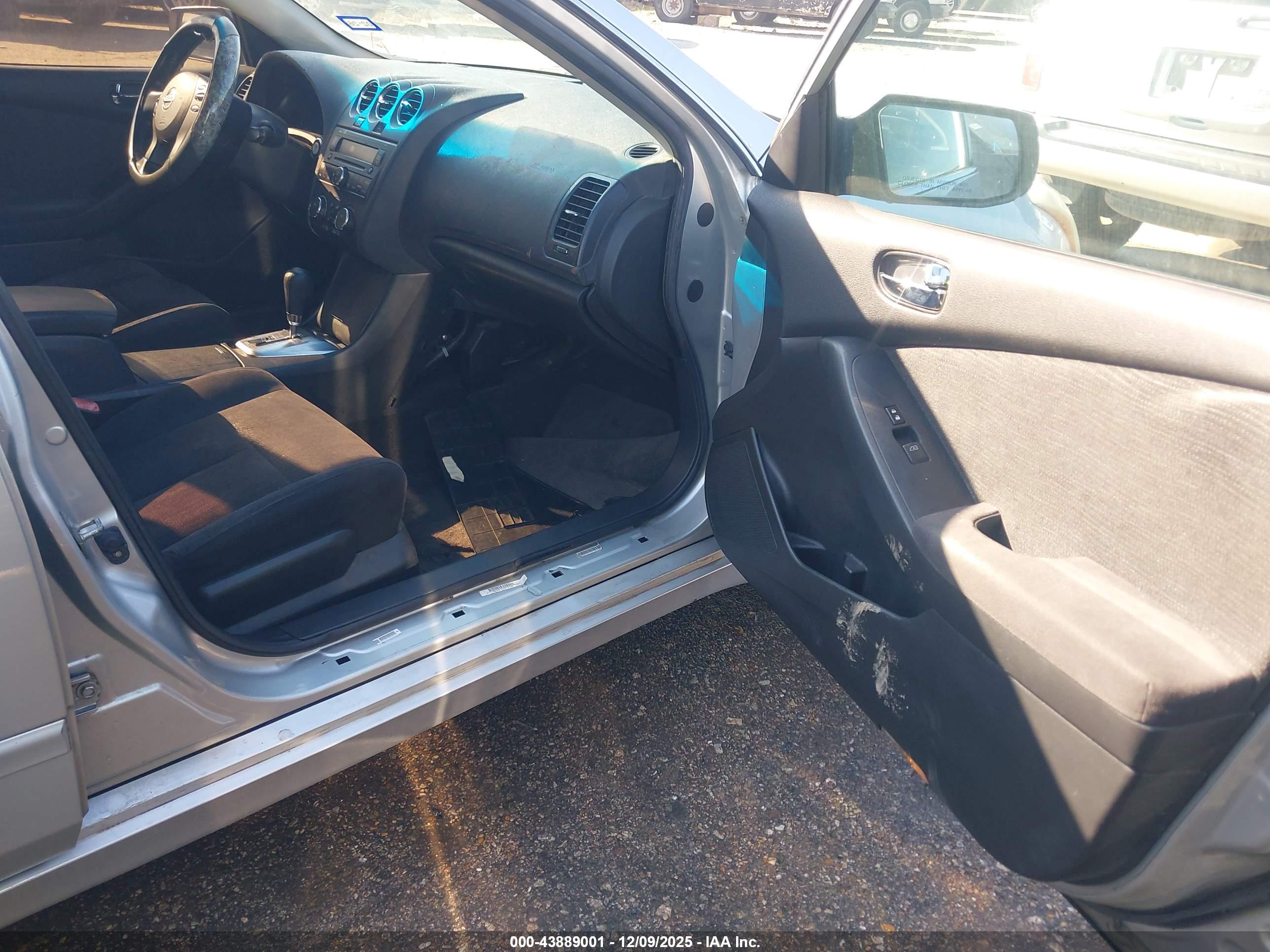 NISSAN ALTIMA image 5