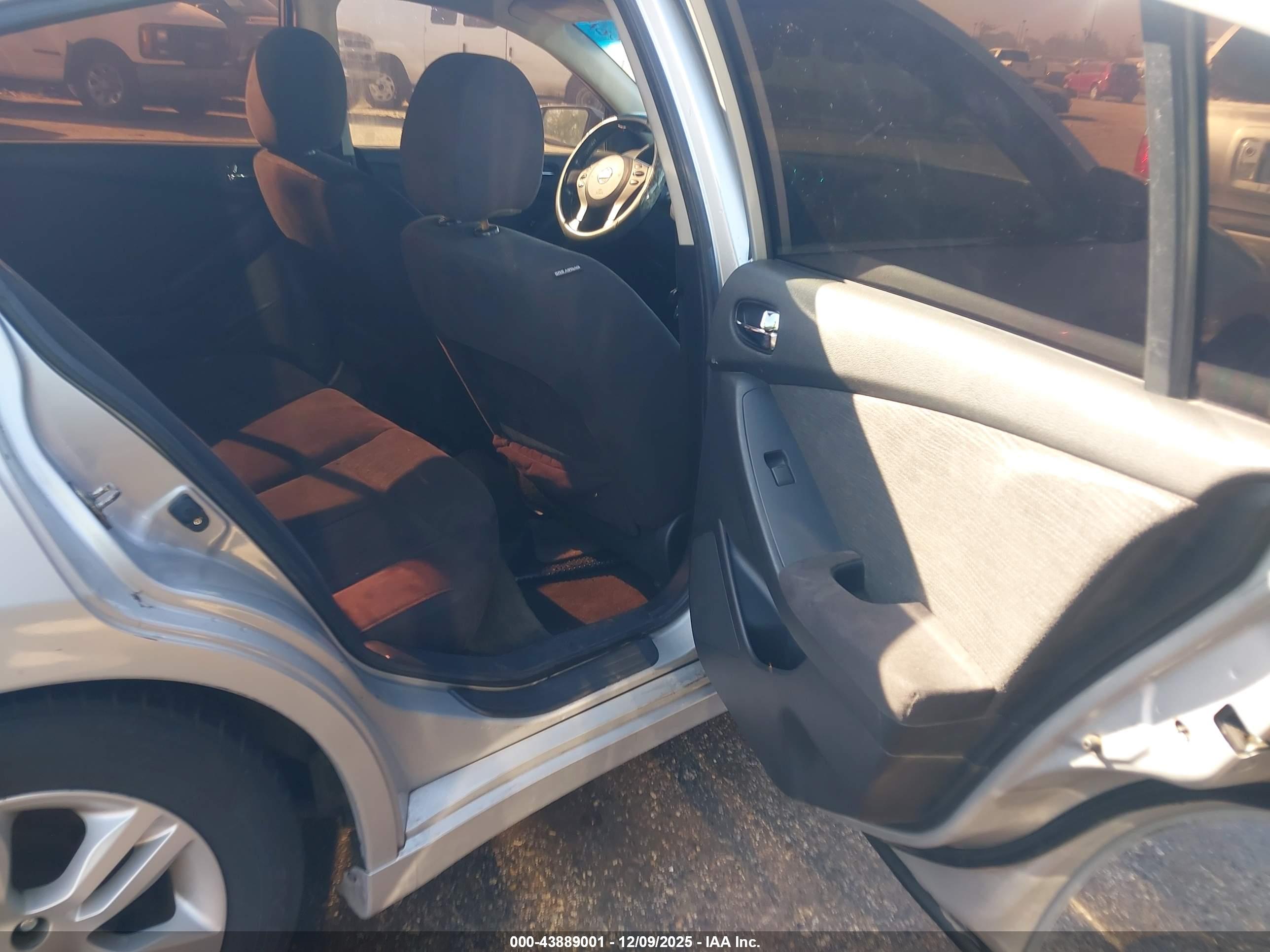 NISSAN ALTIMA image 8