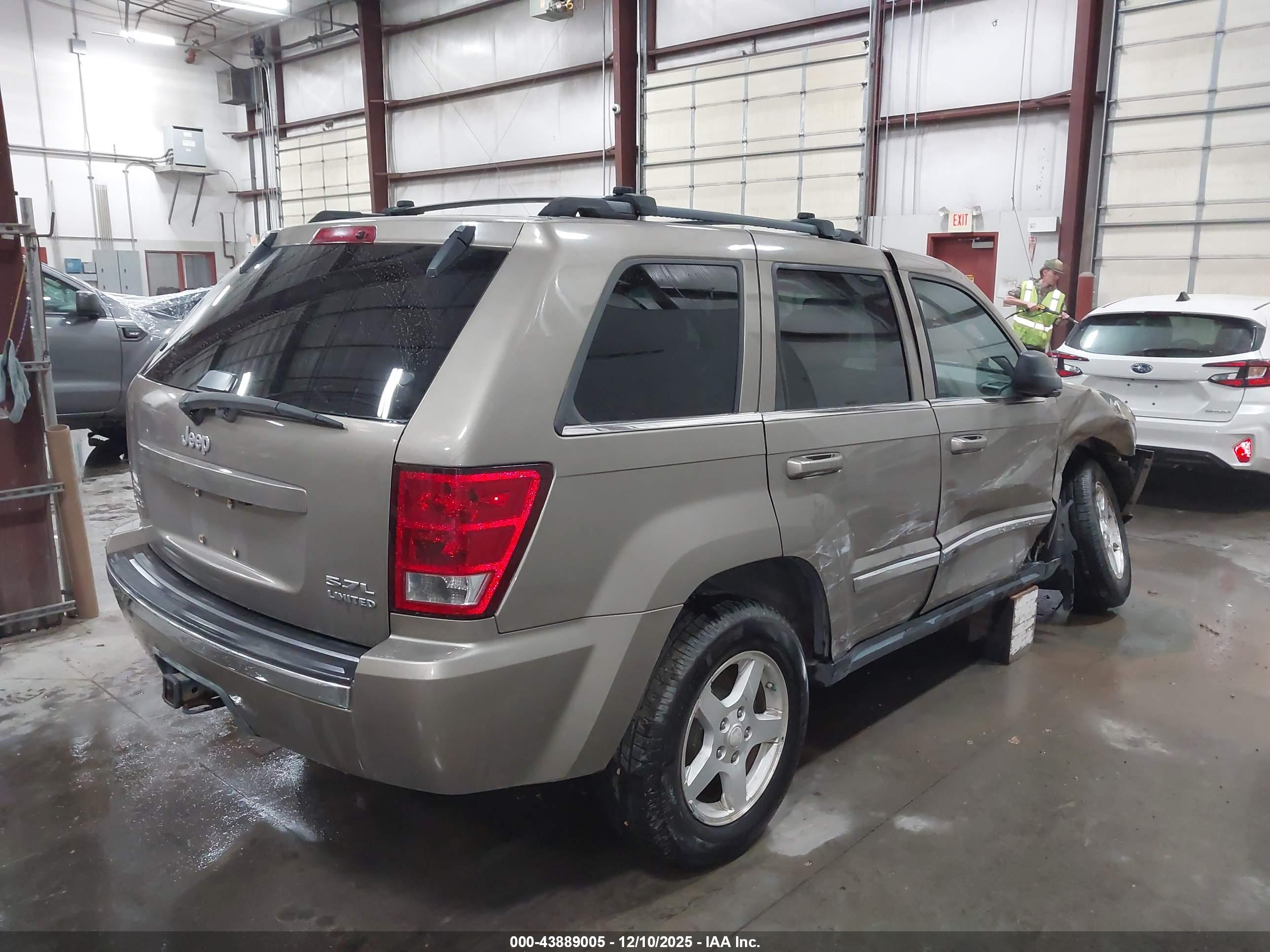 JEEP GRAND image 4