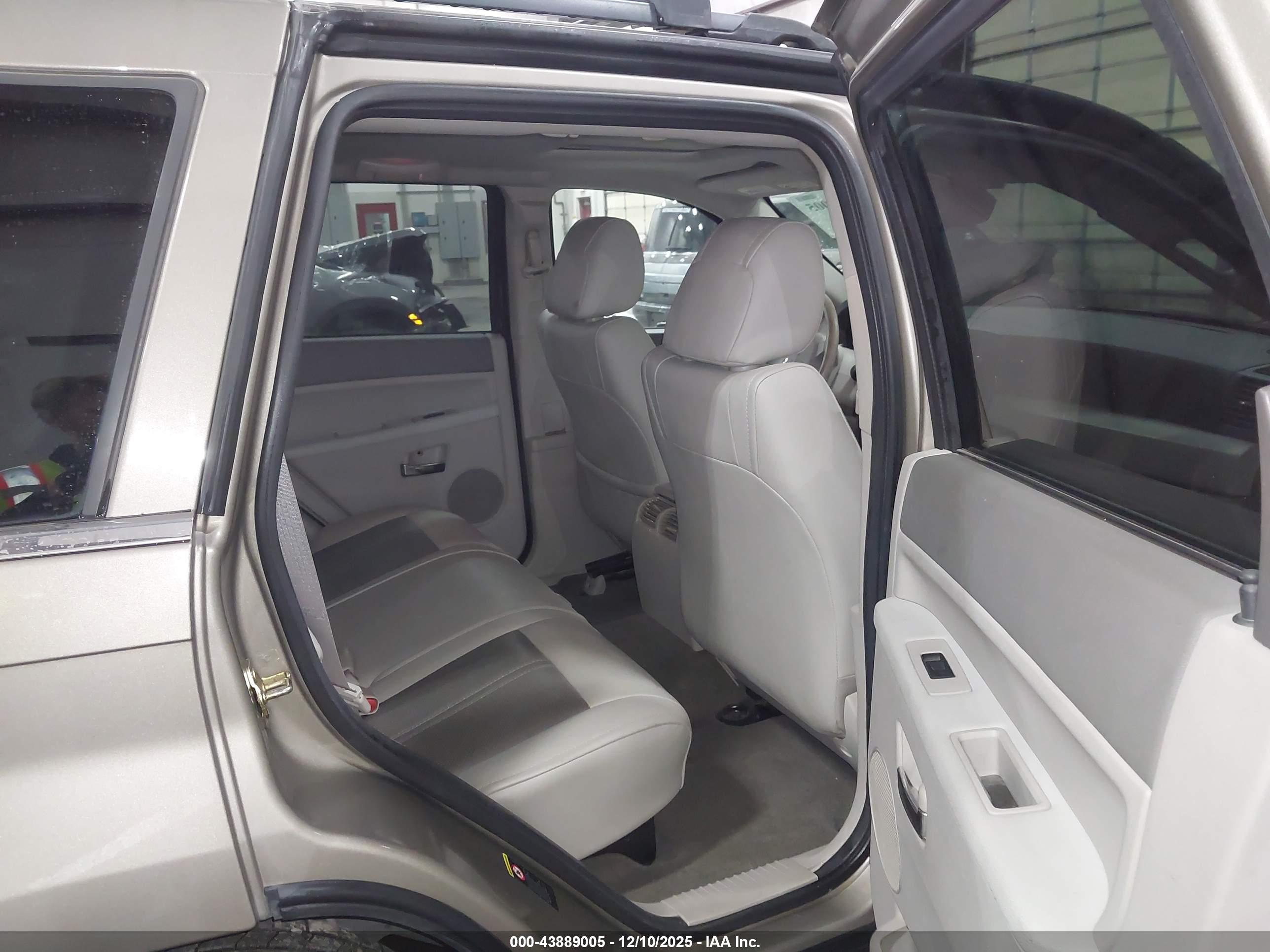 JEEP GRAND image 8