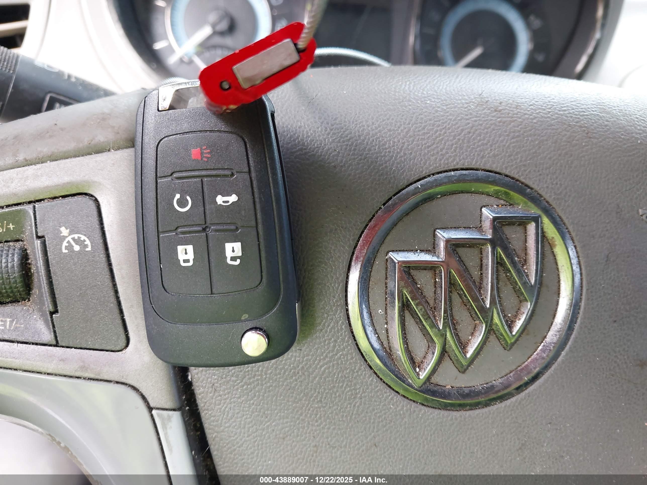 BUICK LACROSSE image 11