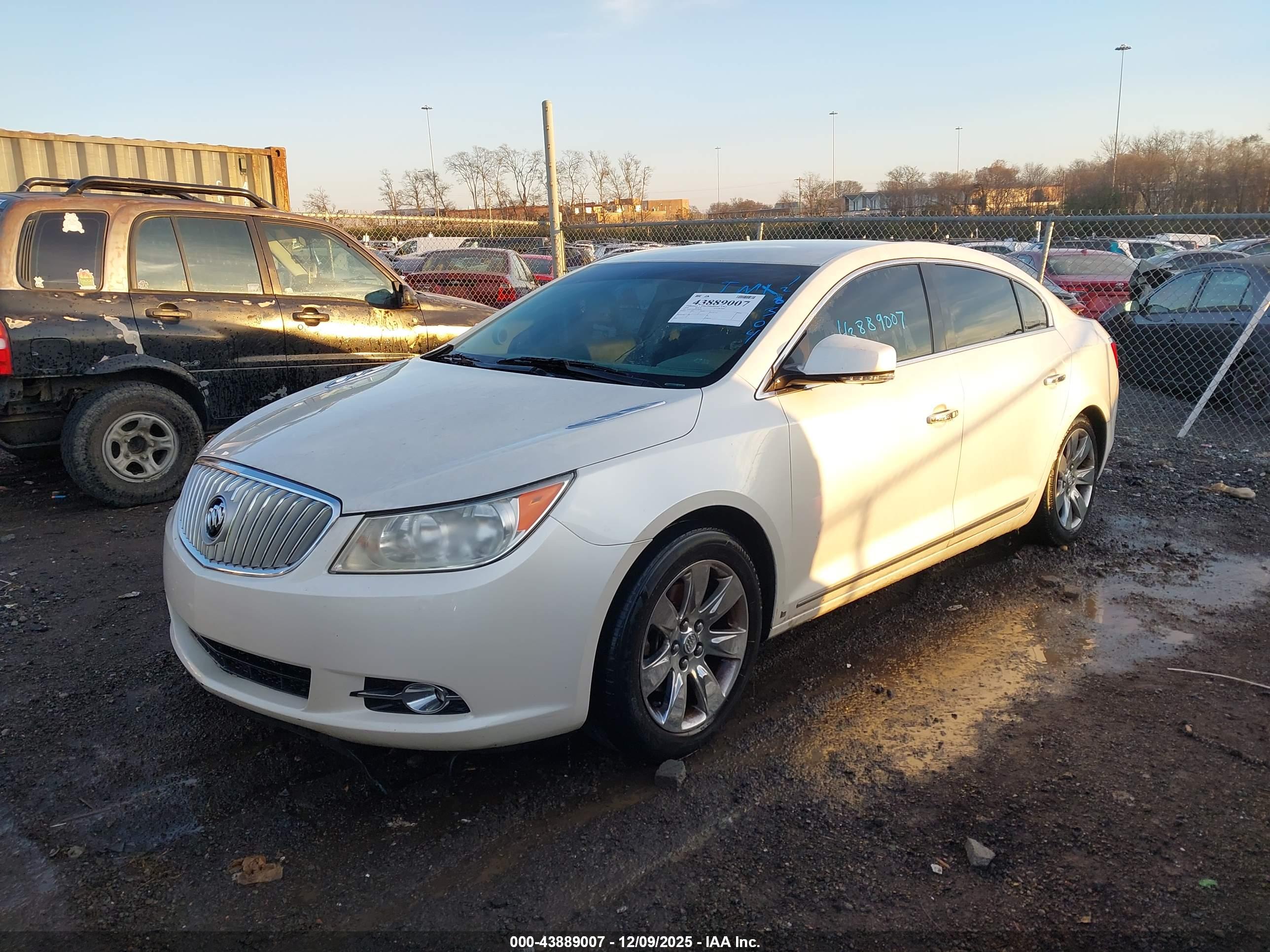 BUICK LACROSSE image 2