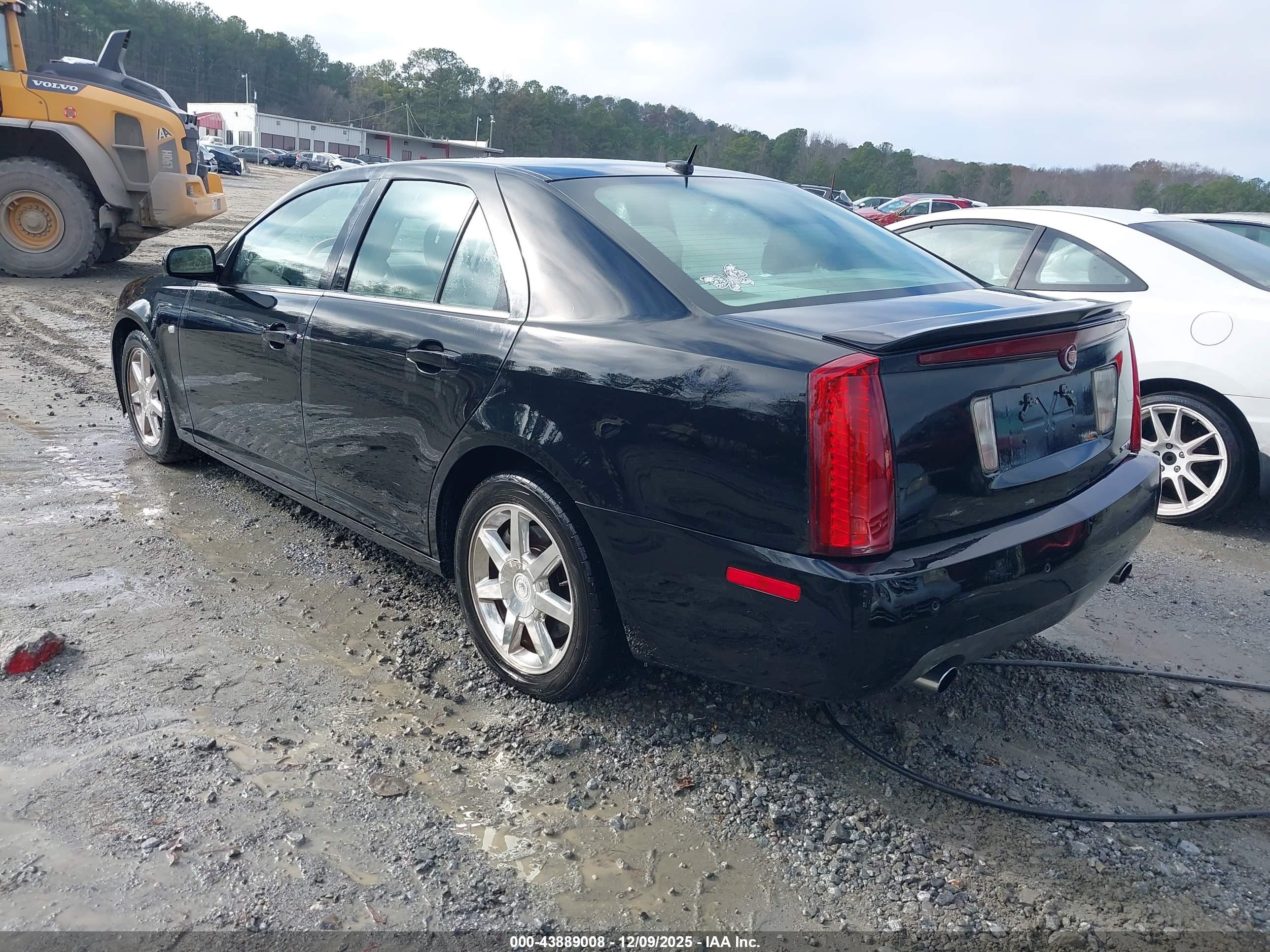 CADILLAC STS image 3