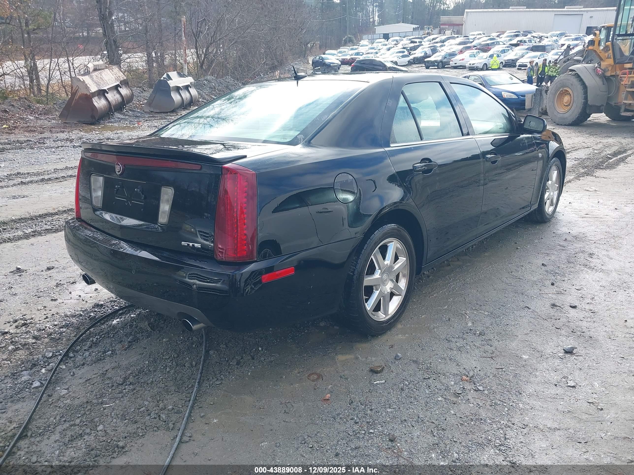 CADILLAC STS image 4