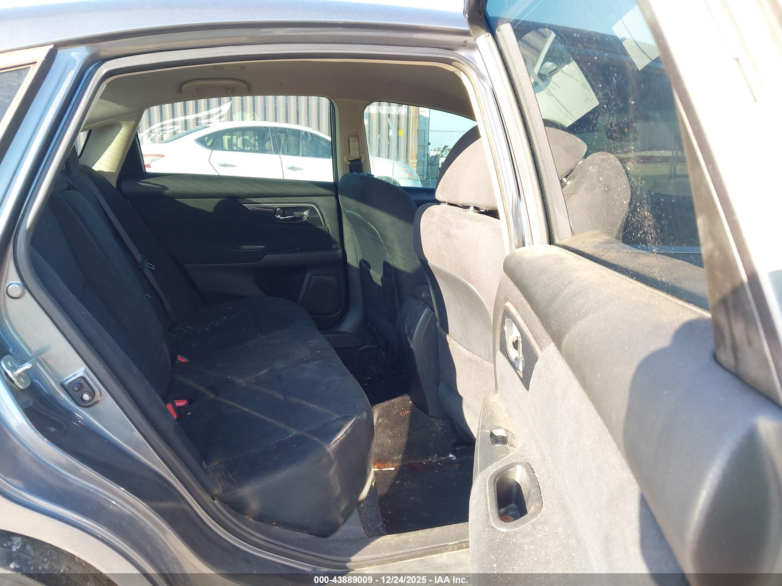 NISSAN ALTIMA image 8