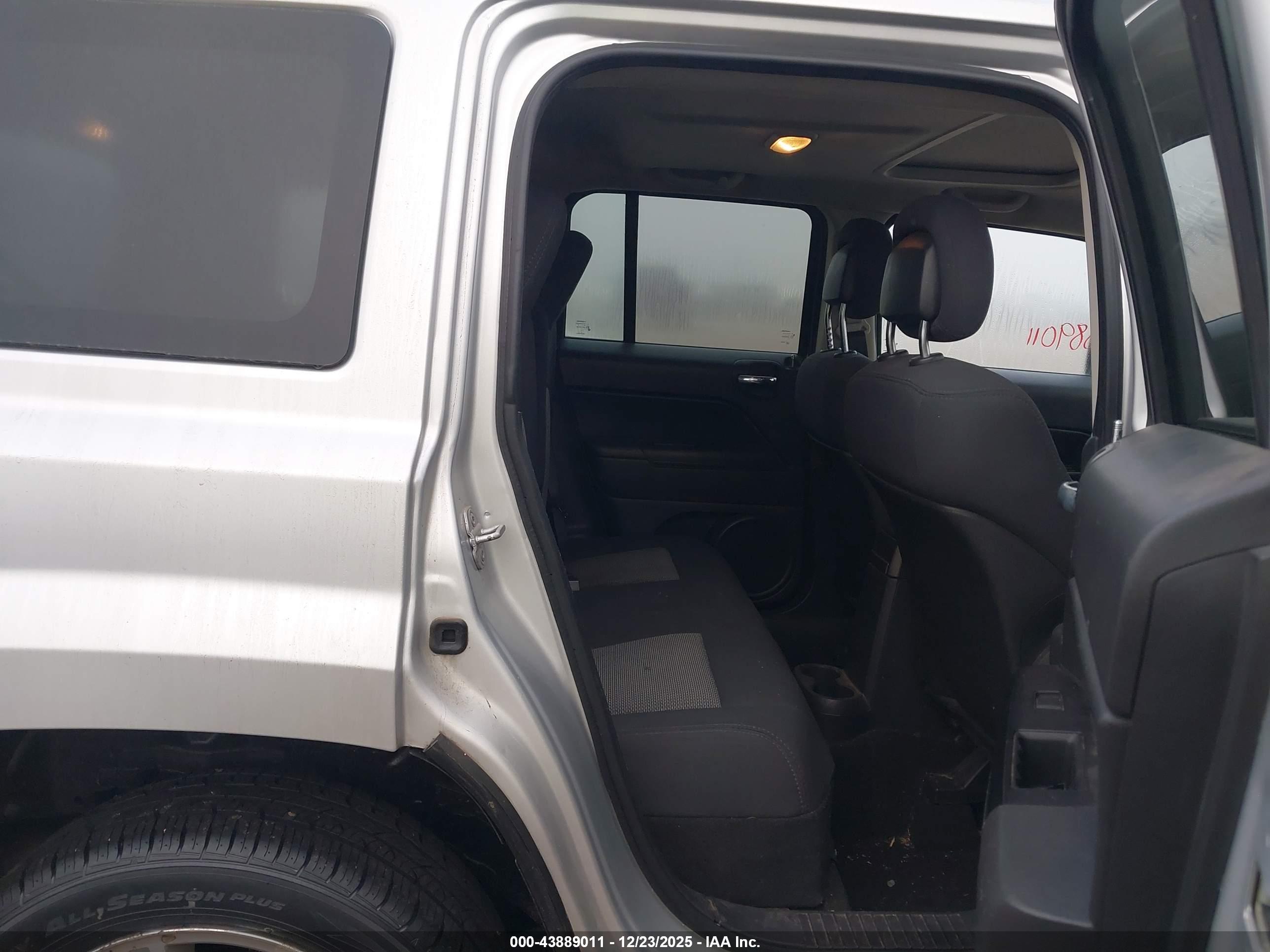 JEEP PATRIOT image 8