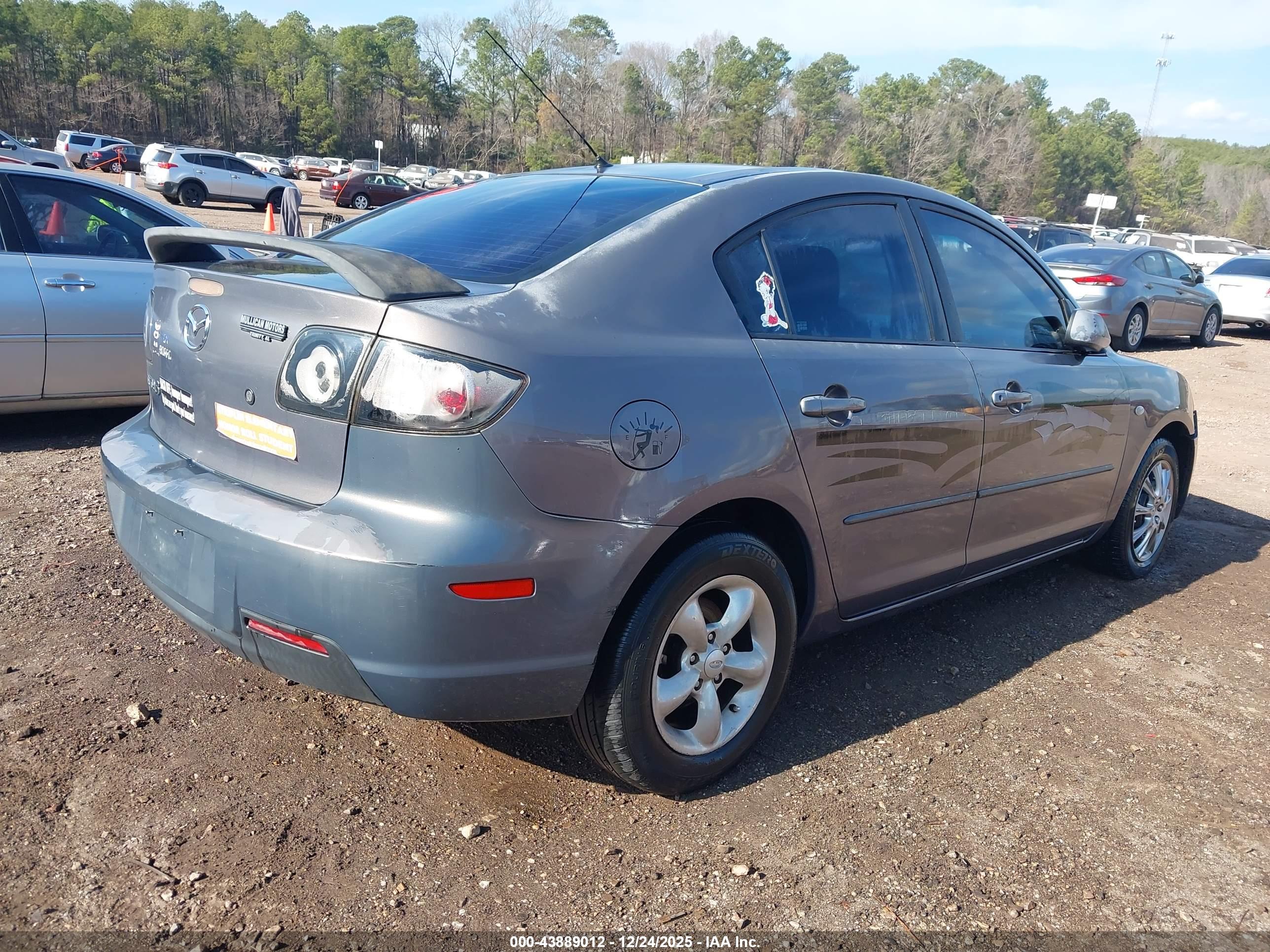 MAZDA MAZDA3 image 4