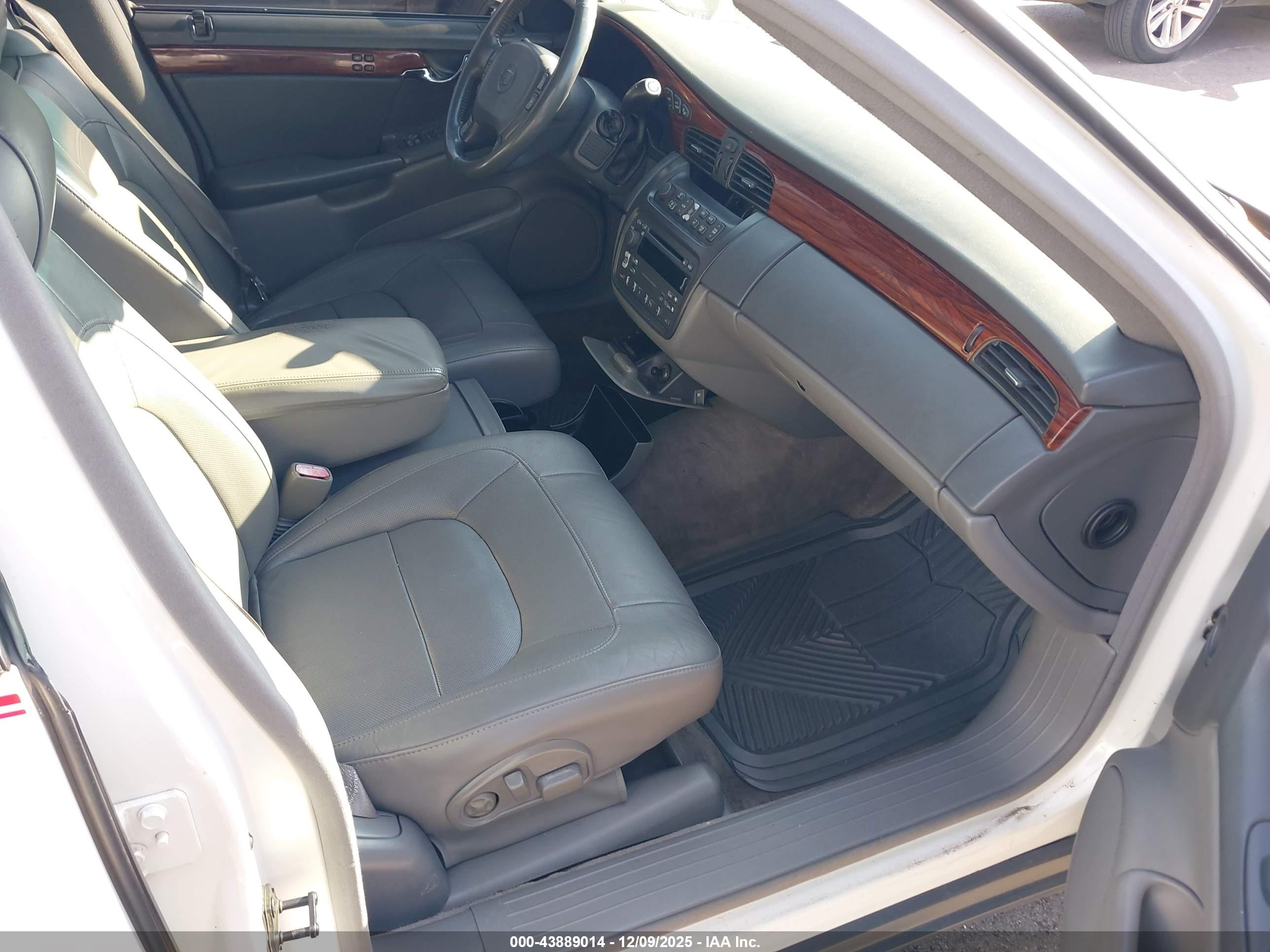 CADILLAC DEVILLE image 5