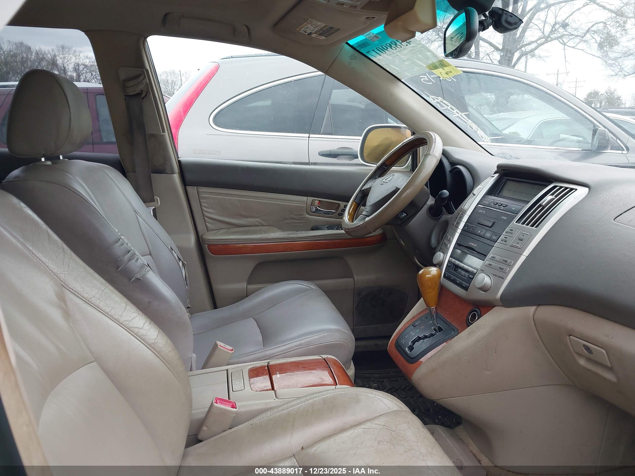 LEXUS RX image 5