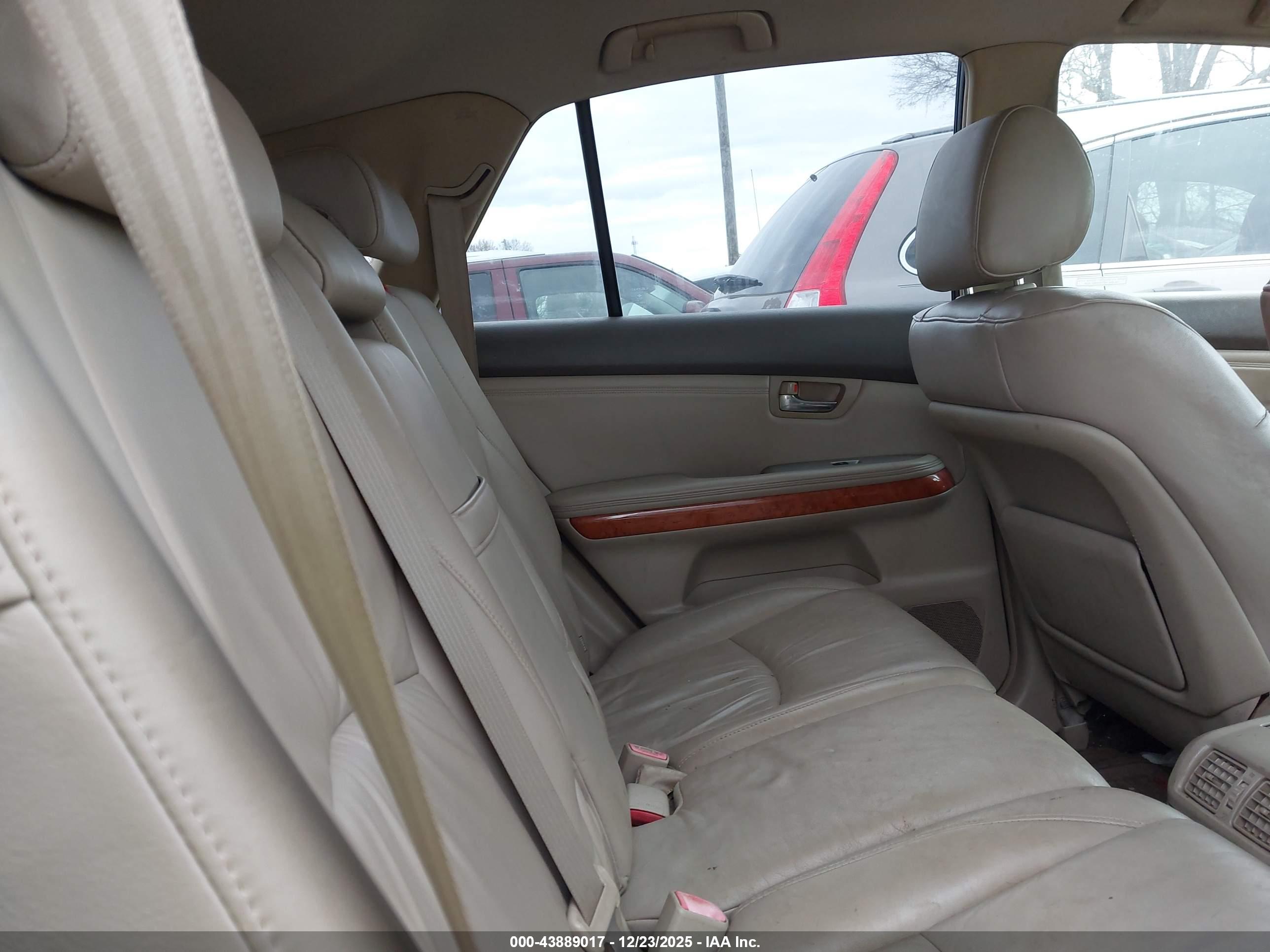 LEXUS RX image 8