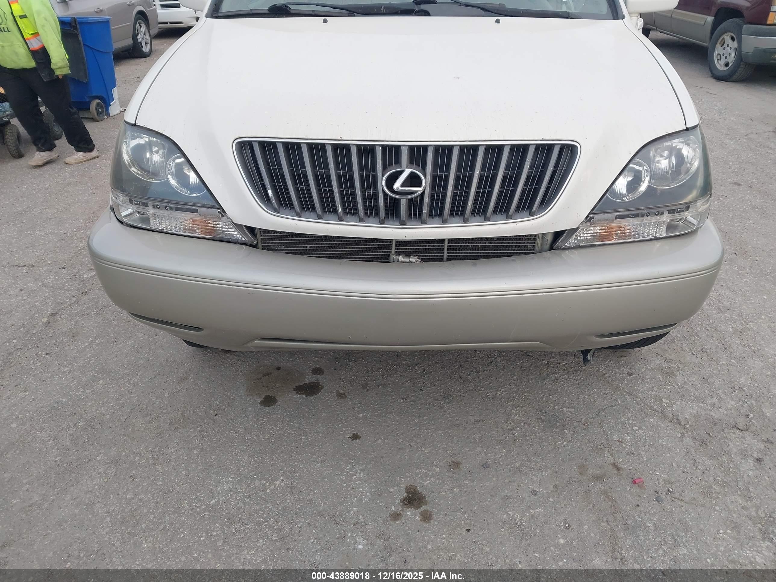 LEXUS RX image 6