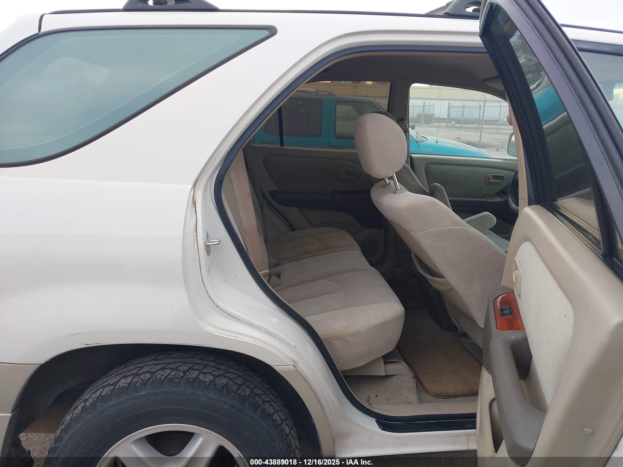 LEXUS RX image 8