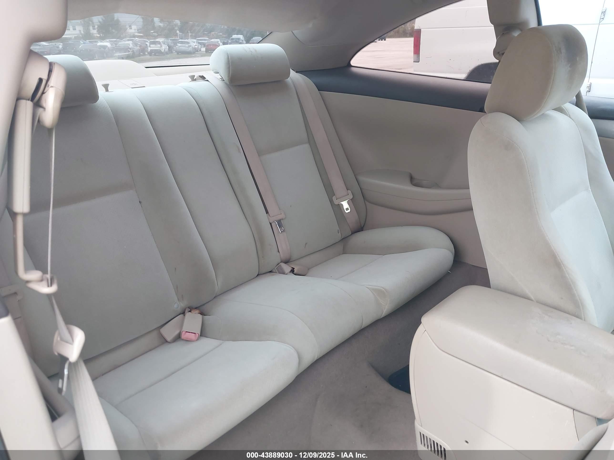 TOYOTA CAMRY image 8