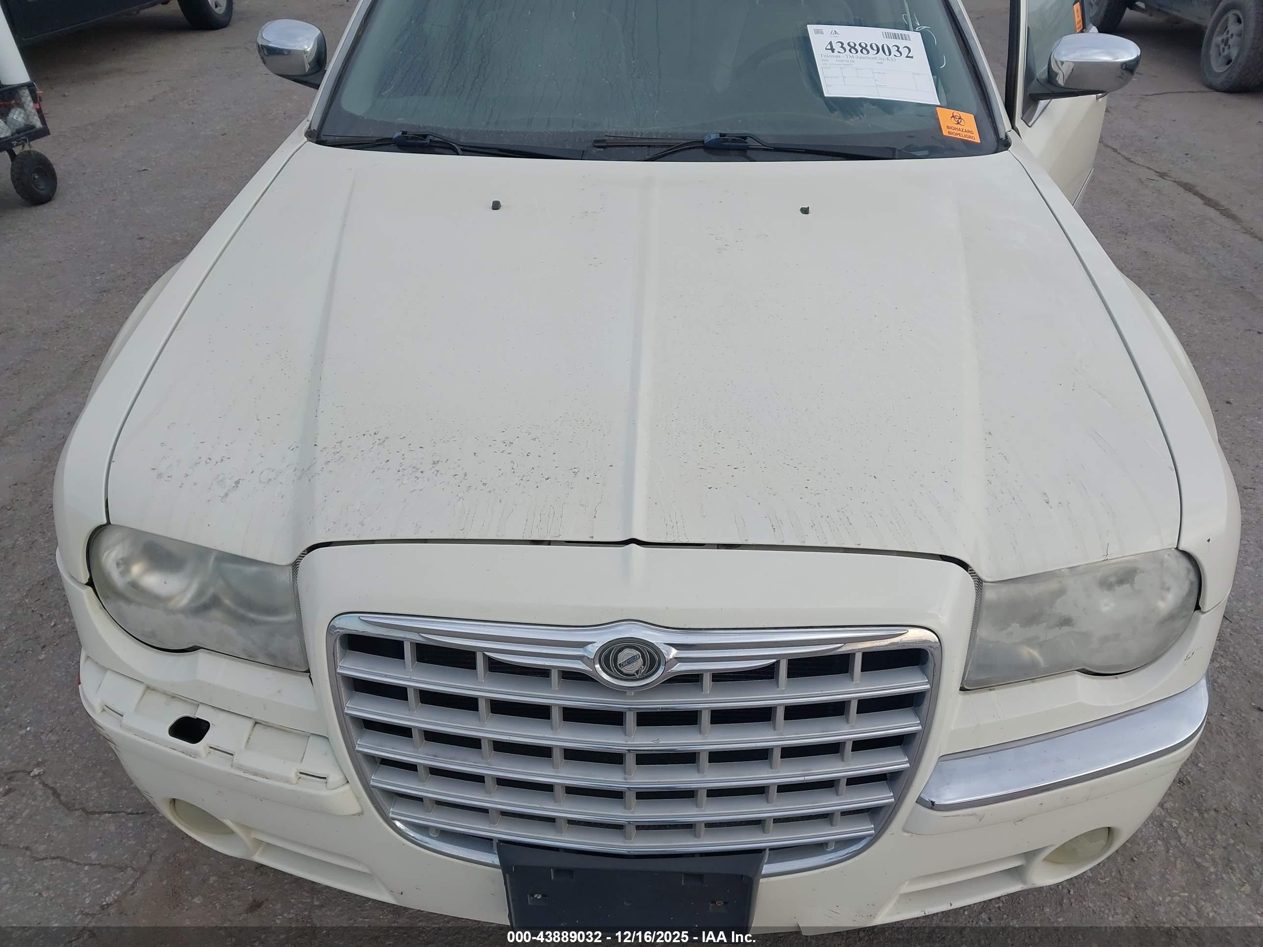 CHRYSLER 300C image 10