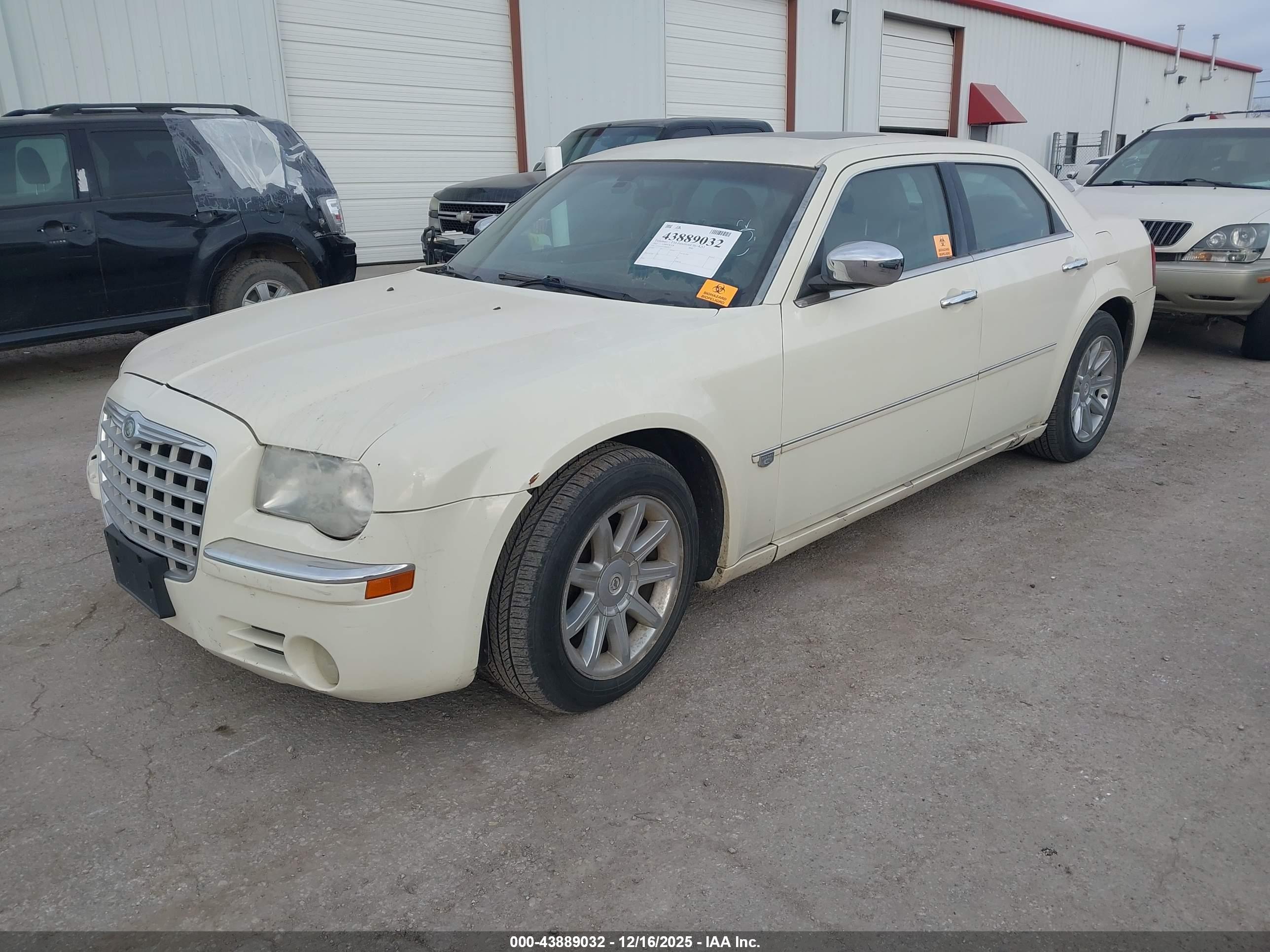 CHRYSLER 300C image 2