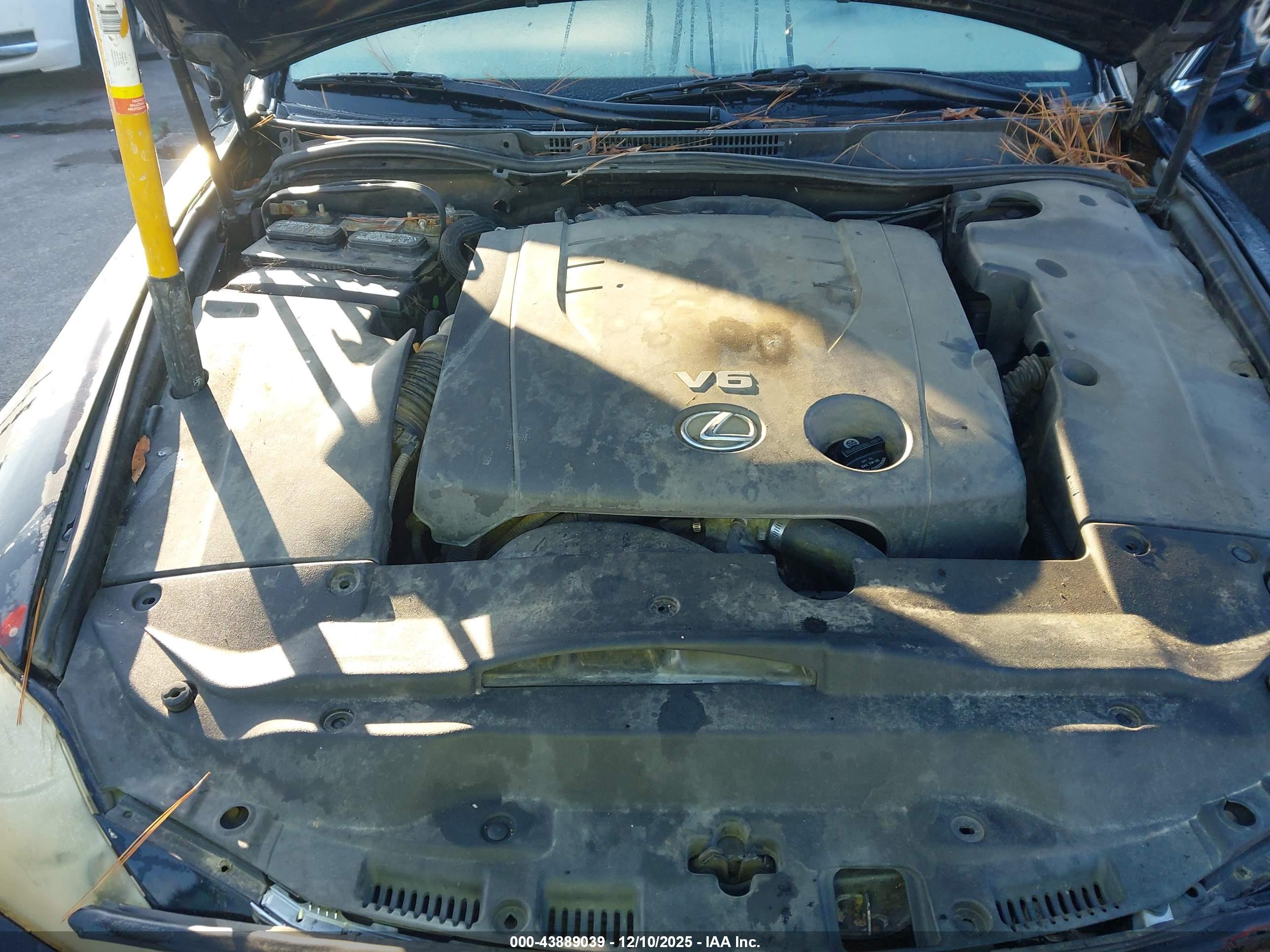 LEXUS IS image 10