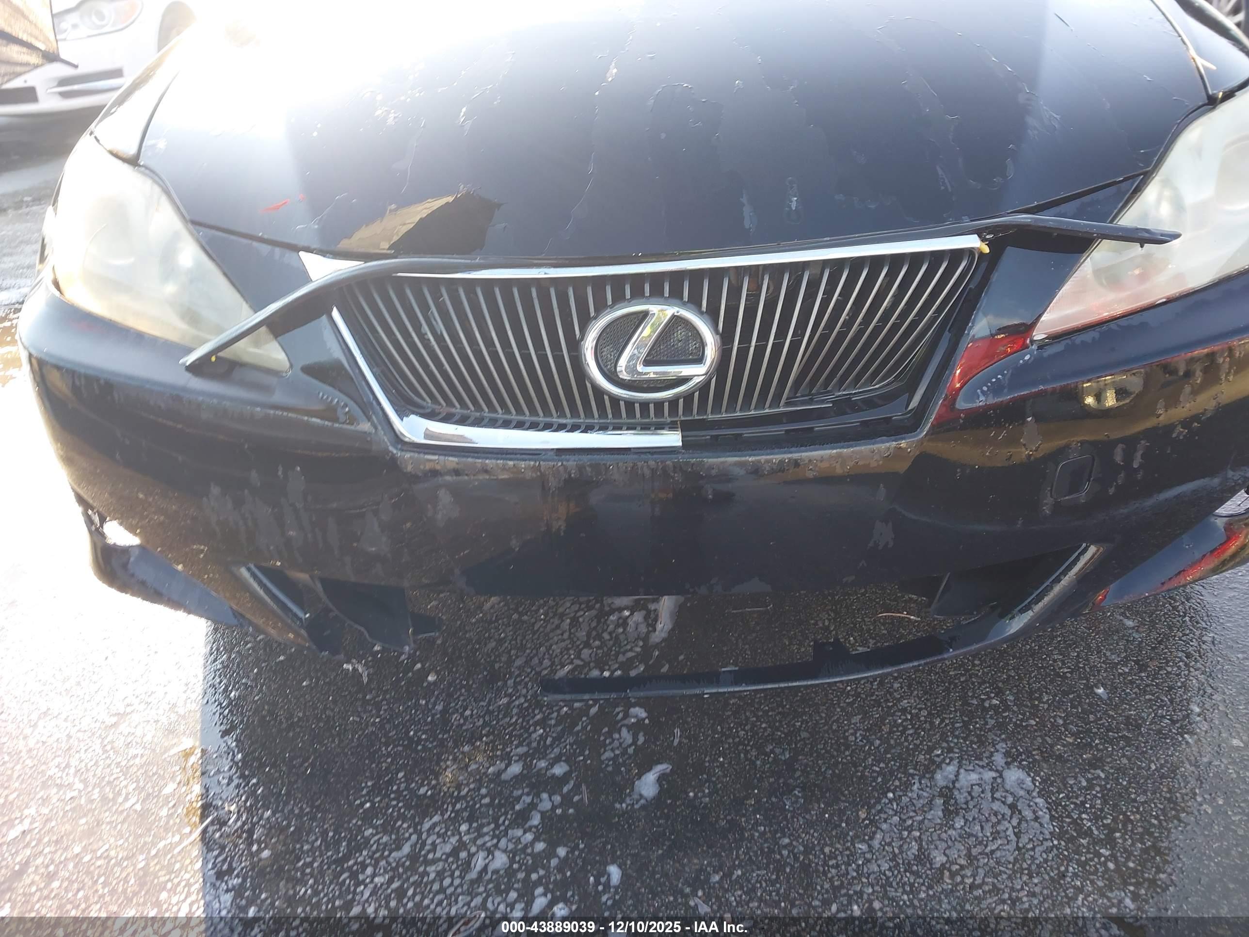 LEXUS IS image 6