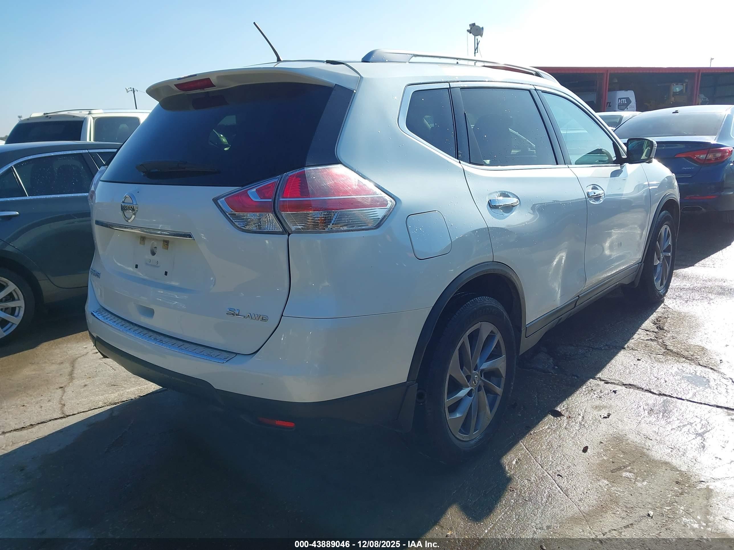 NISSAN ROGUE image 4