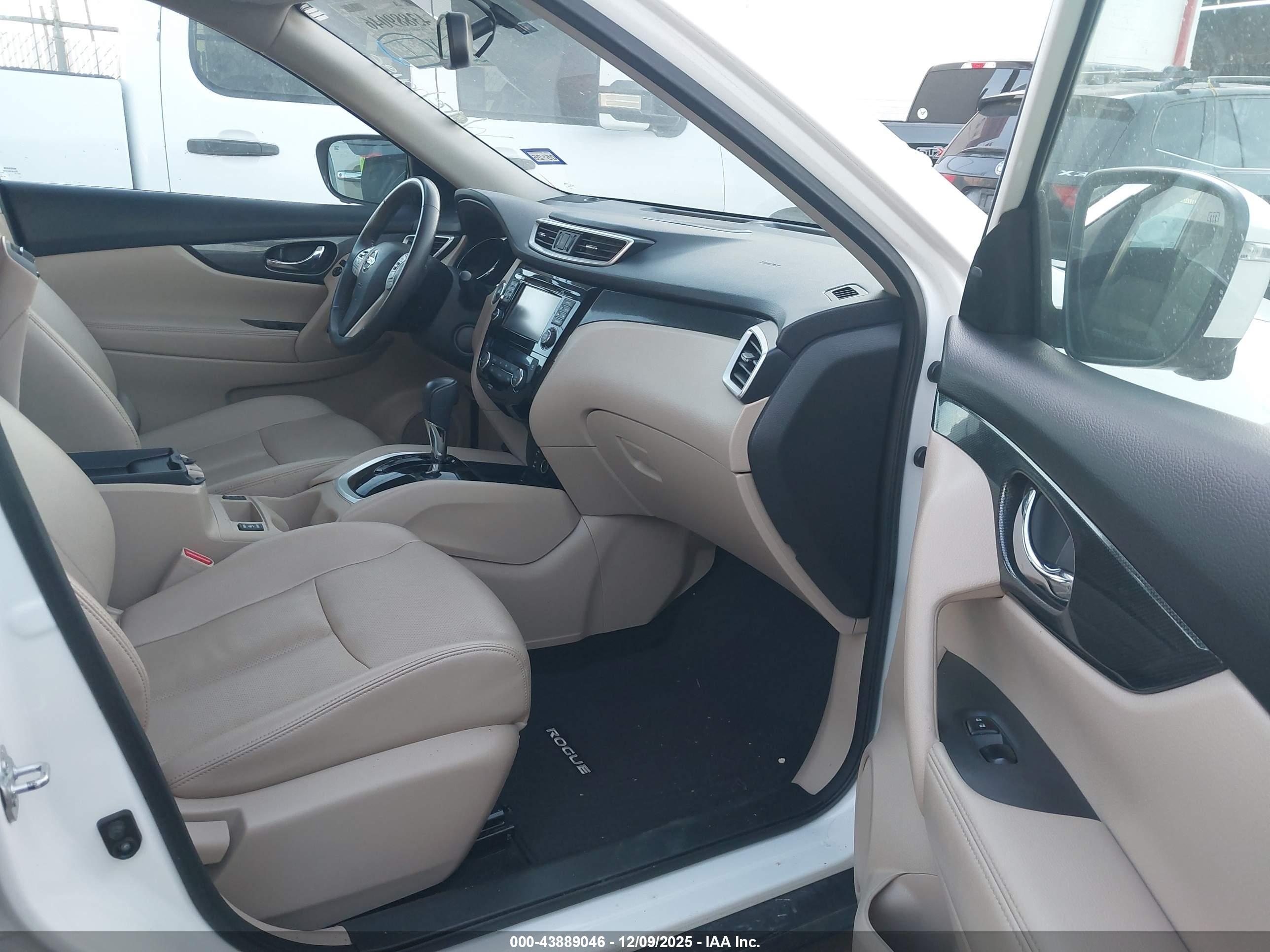 NISSAN ROGUE image 5