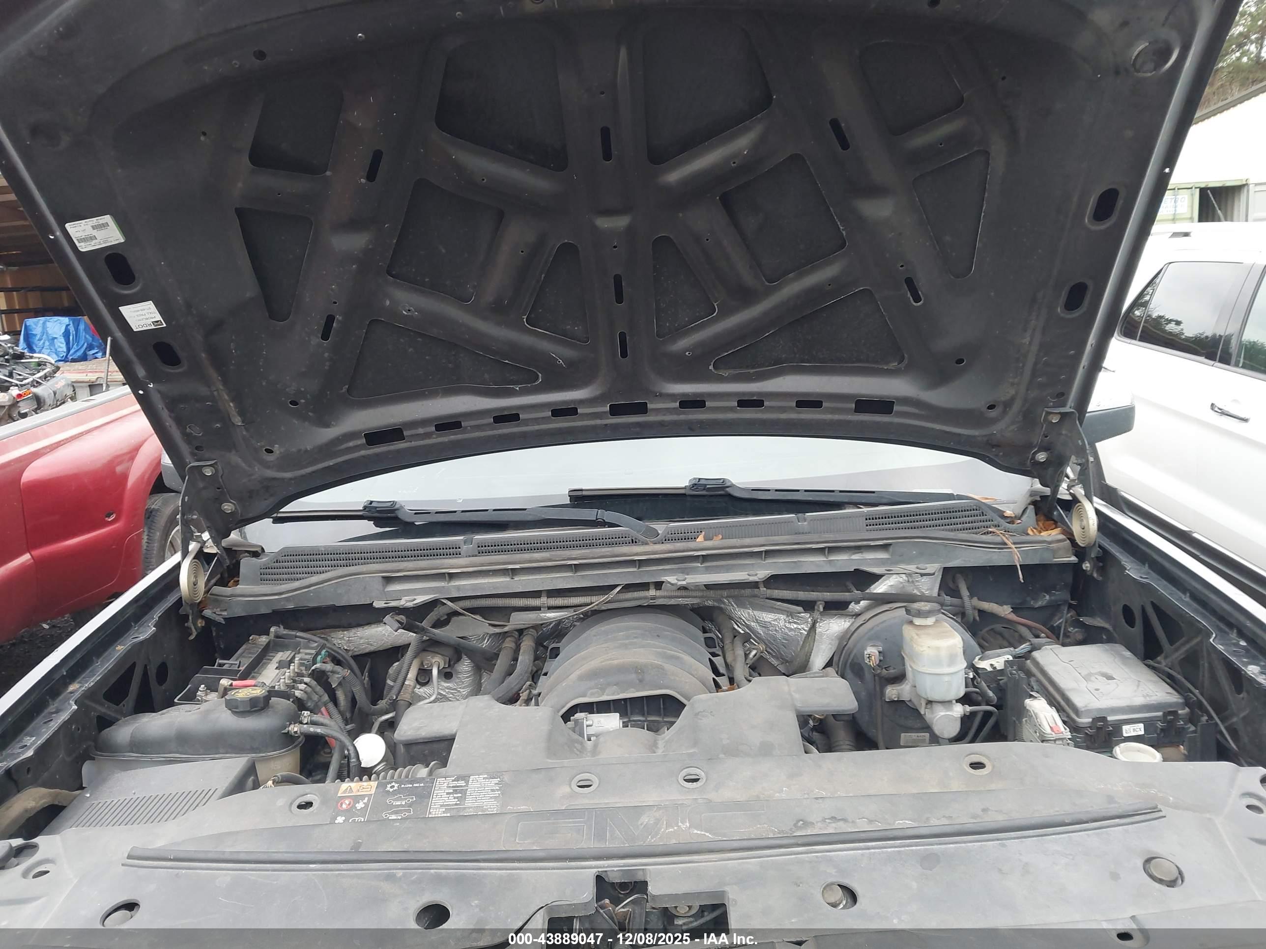GMC SIERRA image 10