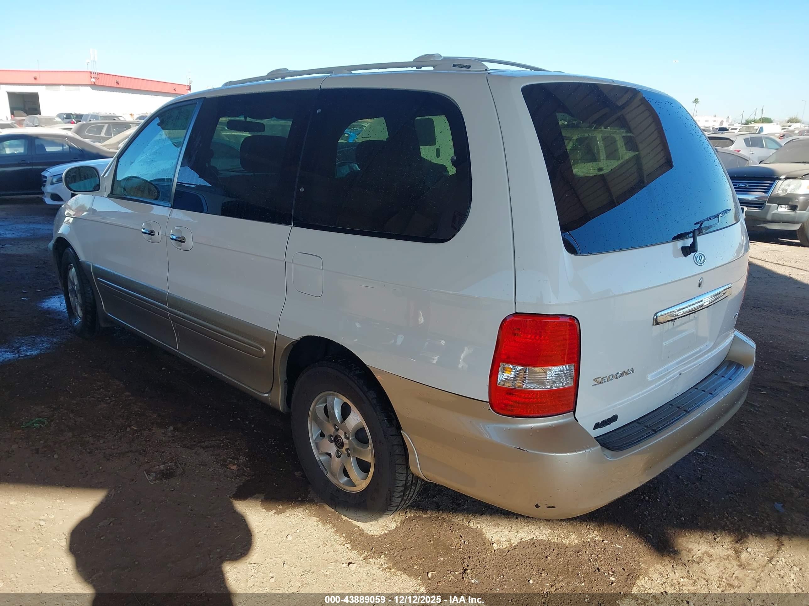KIA SEDONA image 3