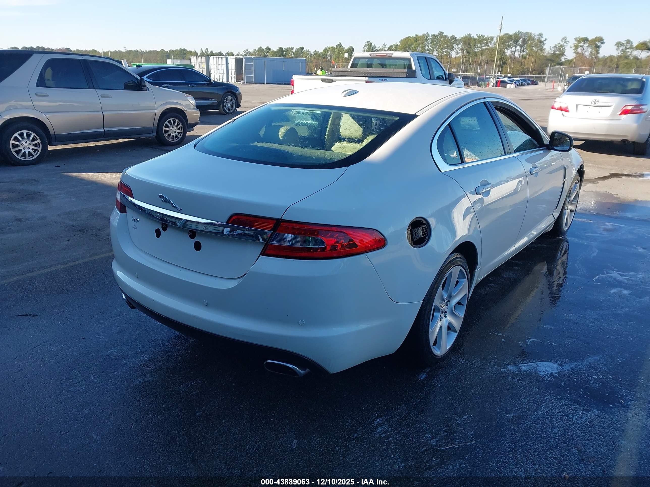 JAGUAR XF image 4