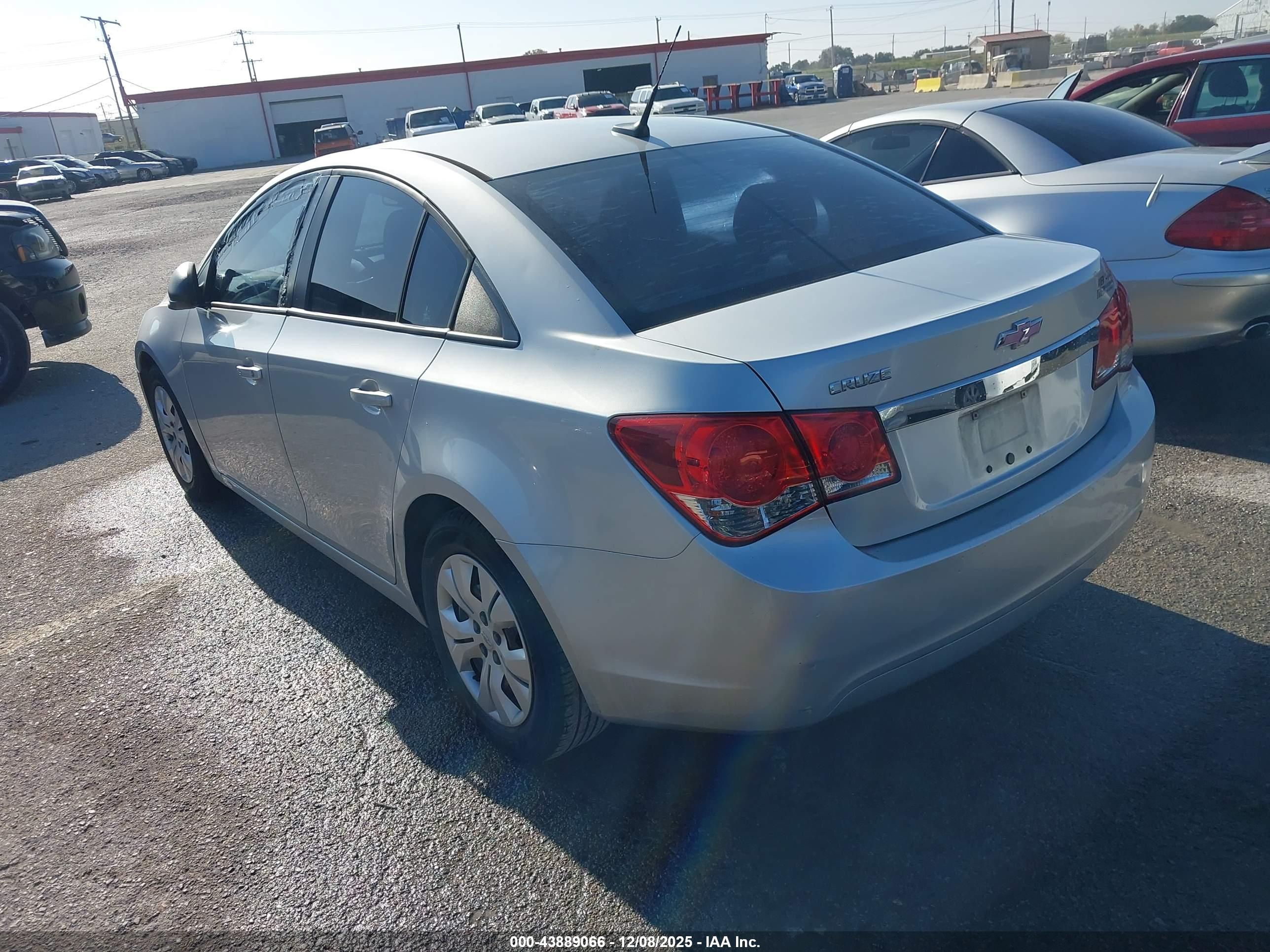 CHEVROLET CRUZE image 3