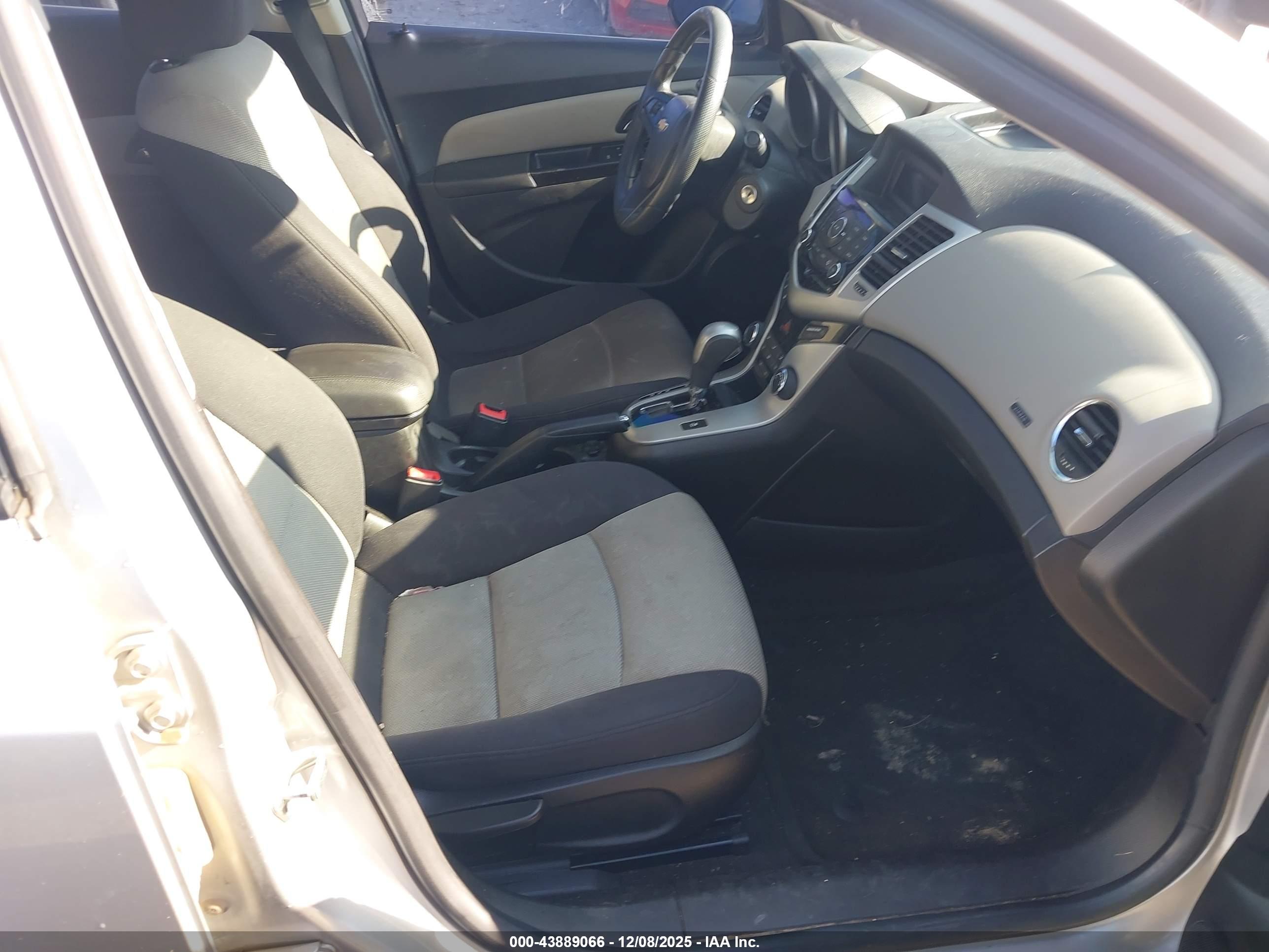 CHEVROLET CRUZE image 5