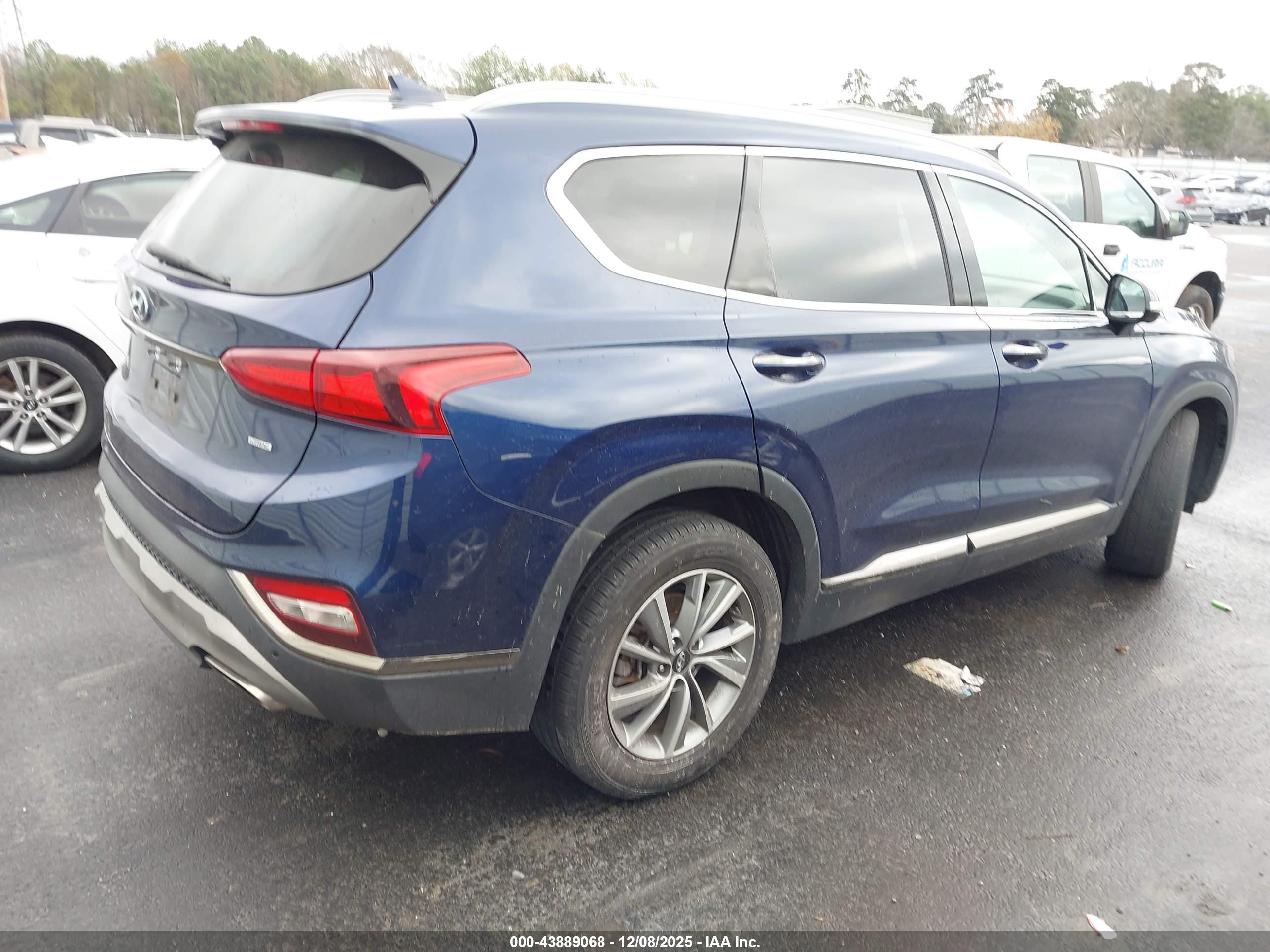 HYUNDAI SANTA image 4