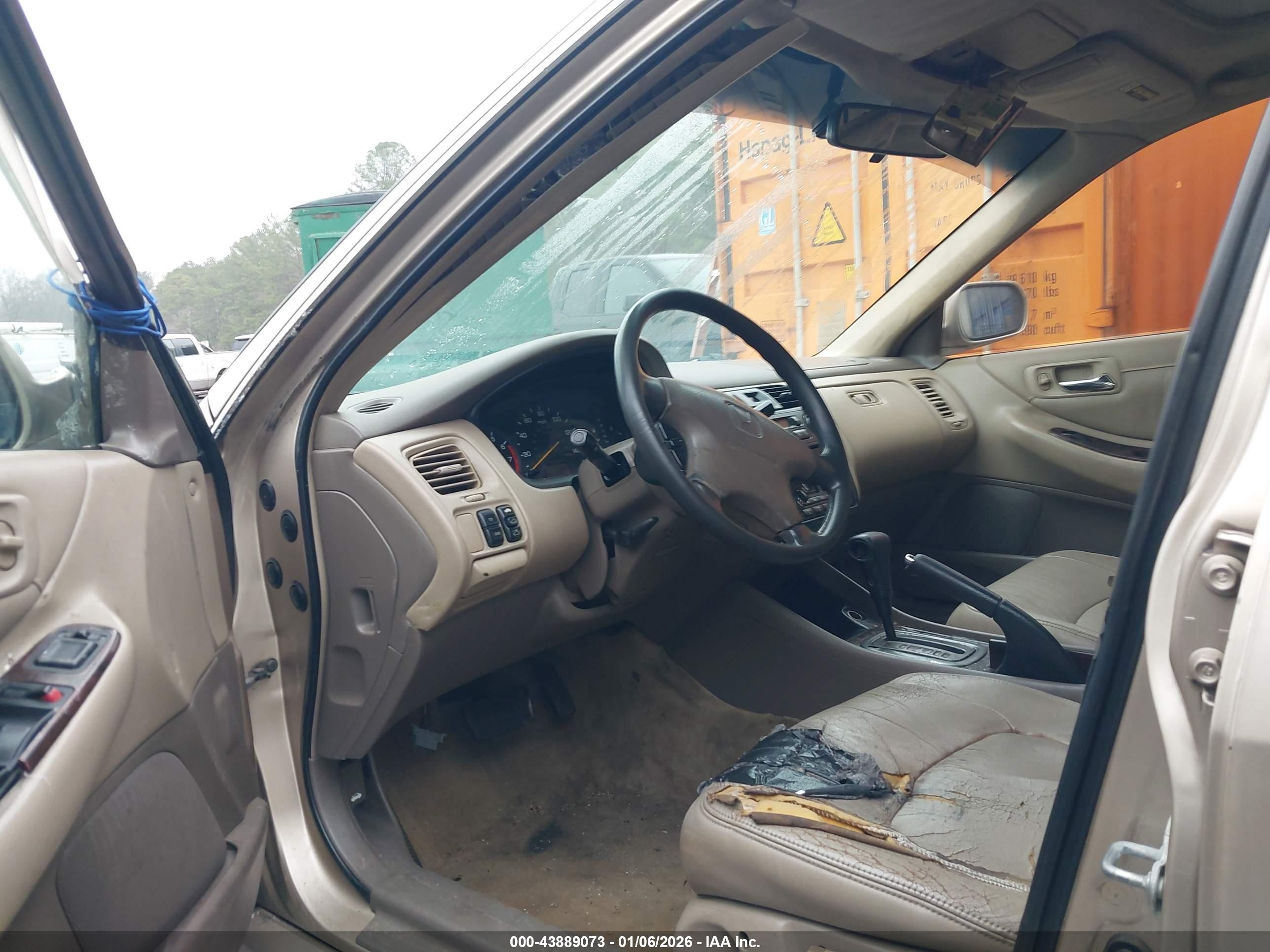 HONDA ACCORD image 5