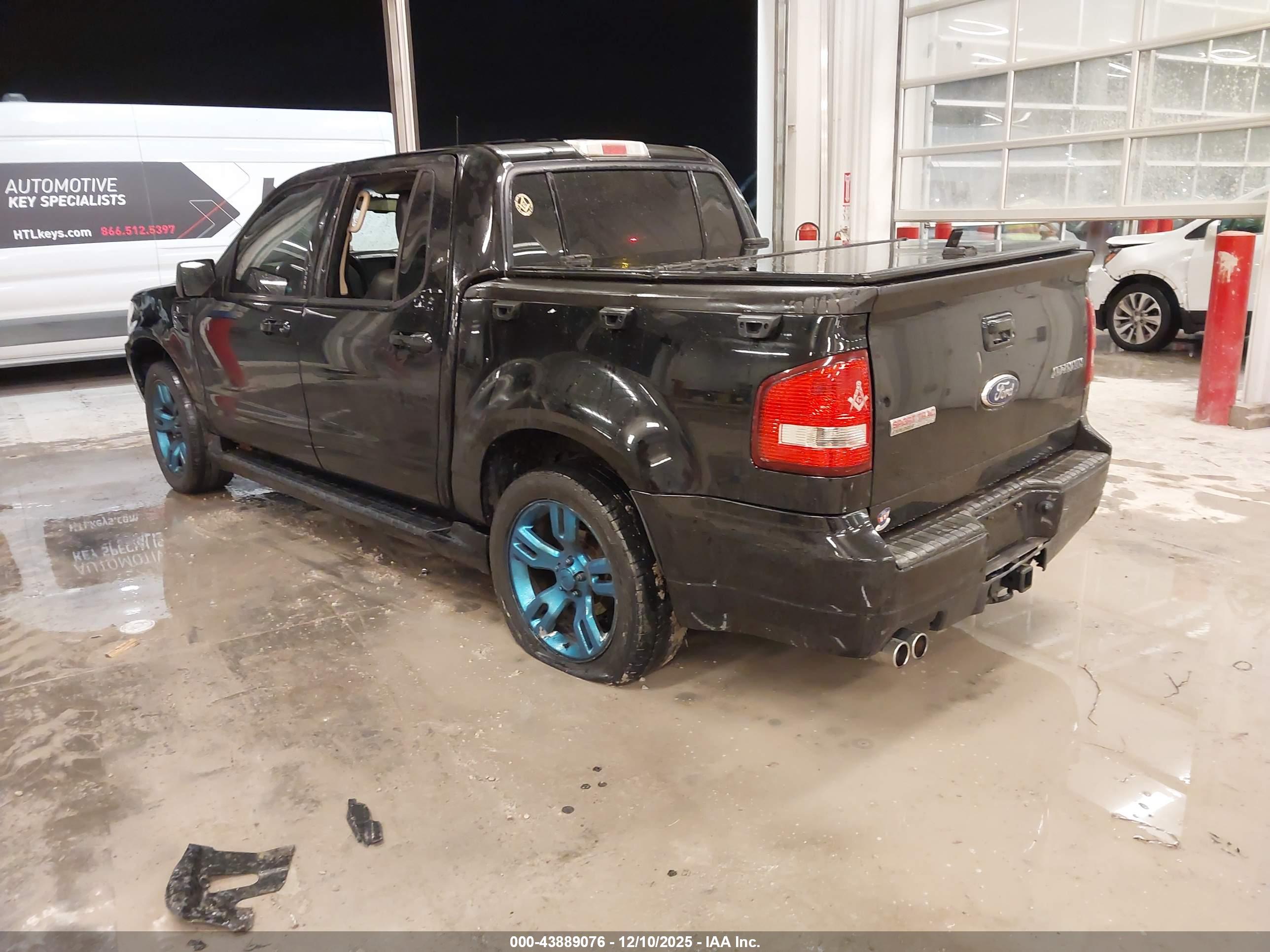 FORD EXPLORER image 3