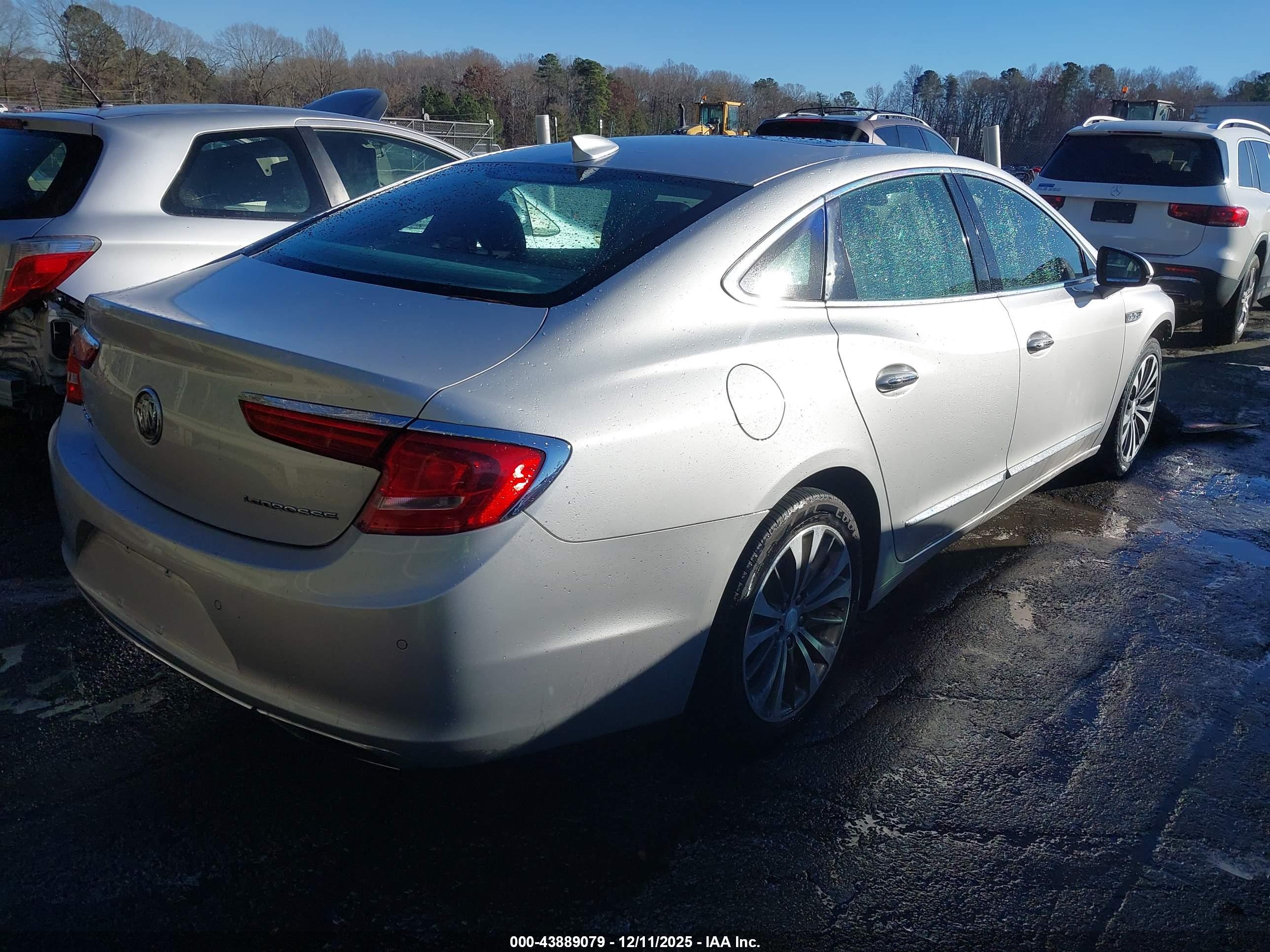 BUICK LACROSSE image 4