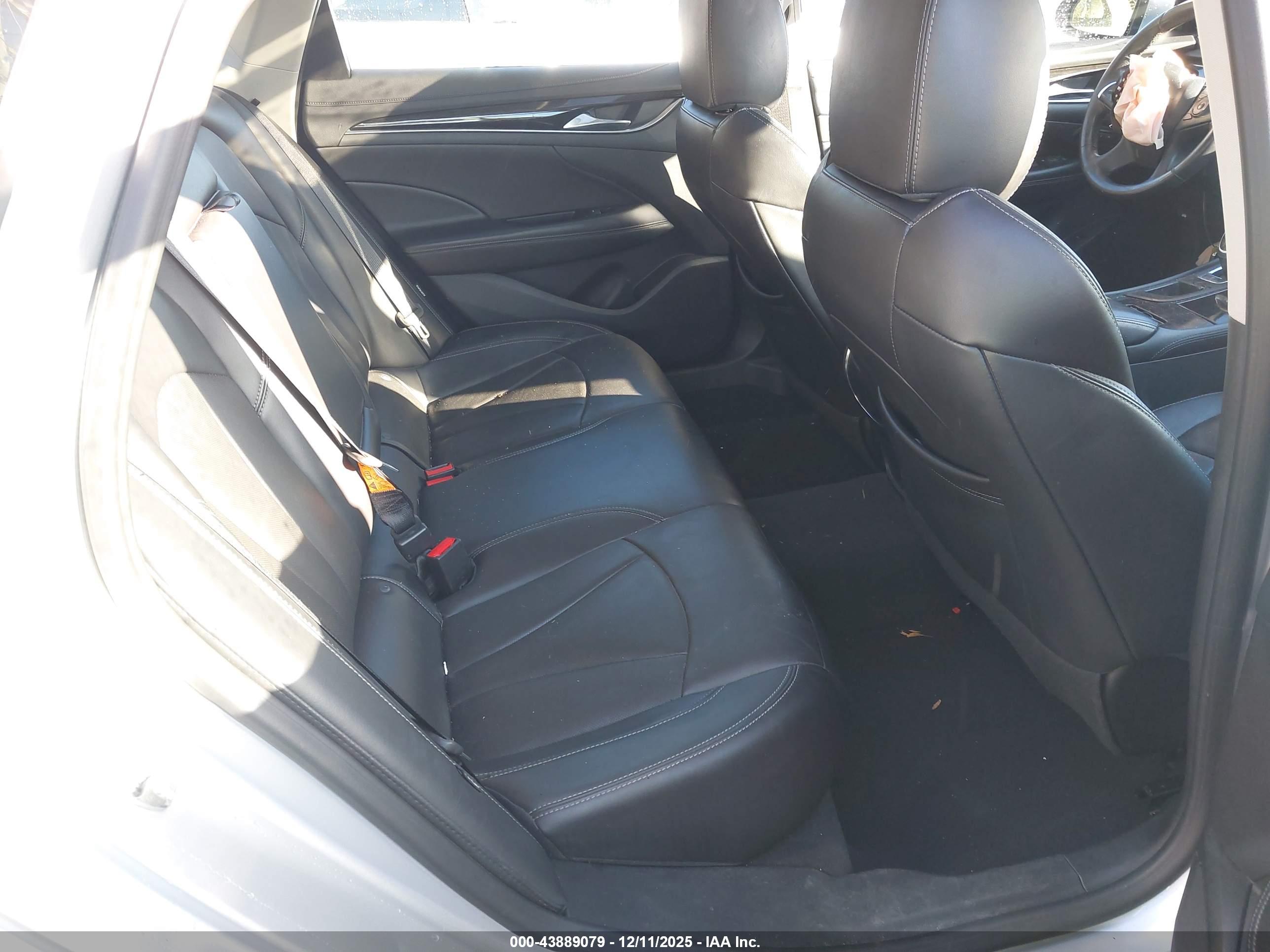 BUICK LACROSSE image 8