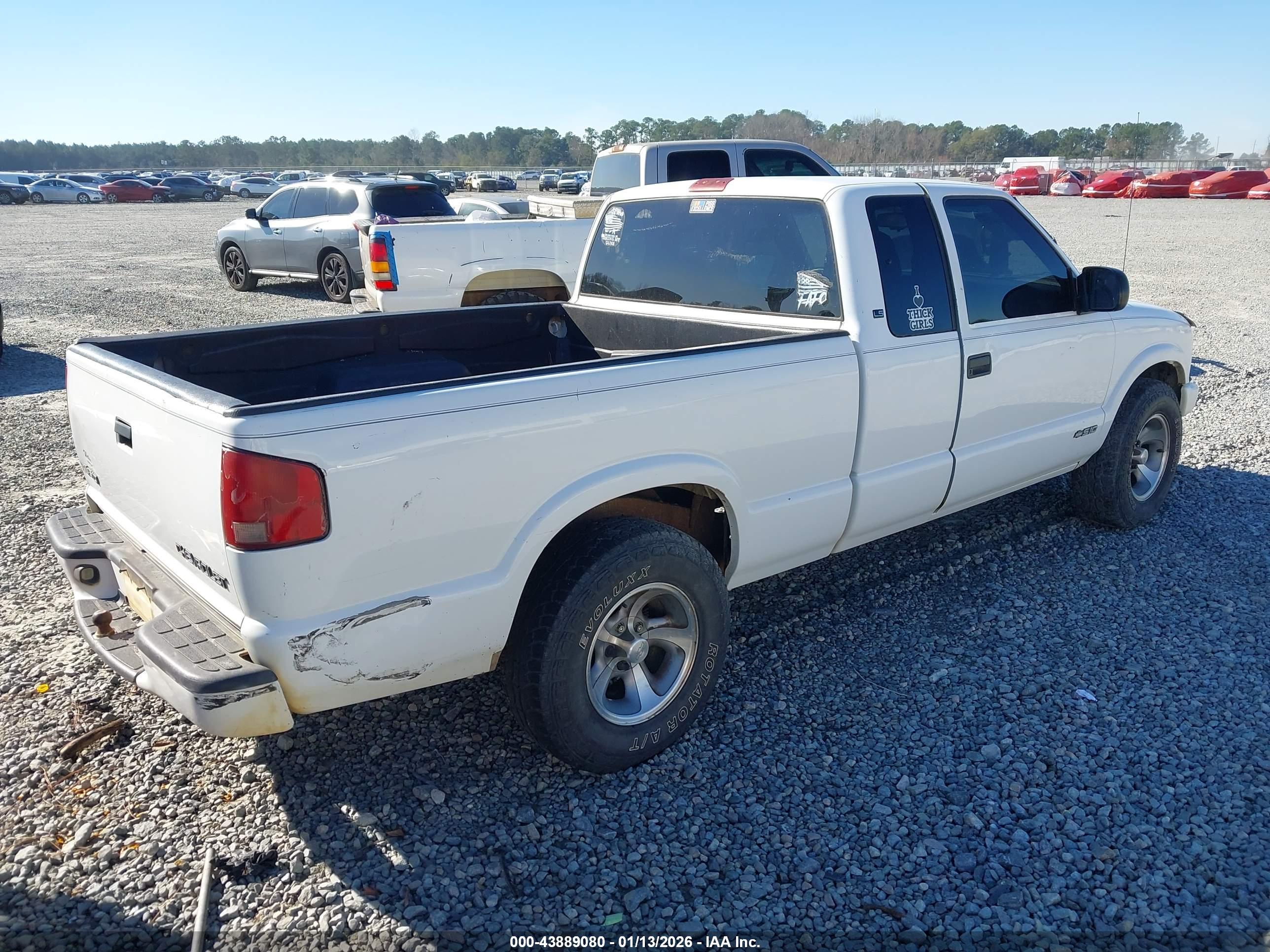 CHEVROLET S-10 image 4