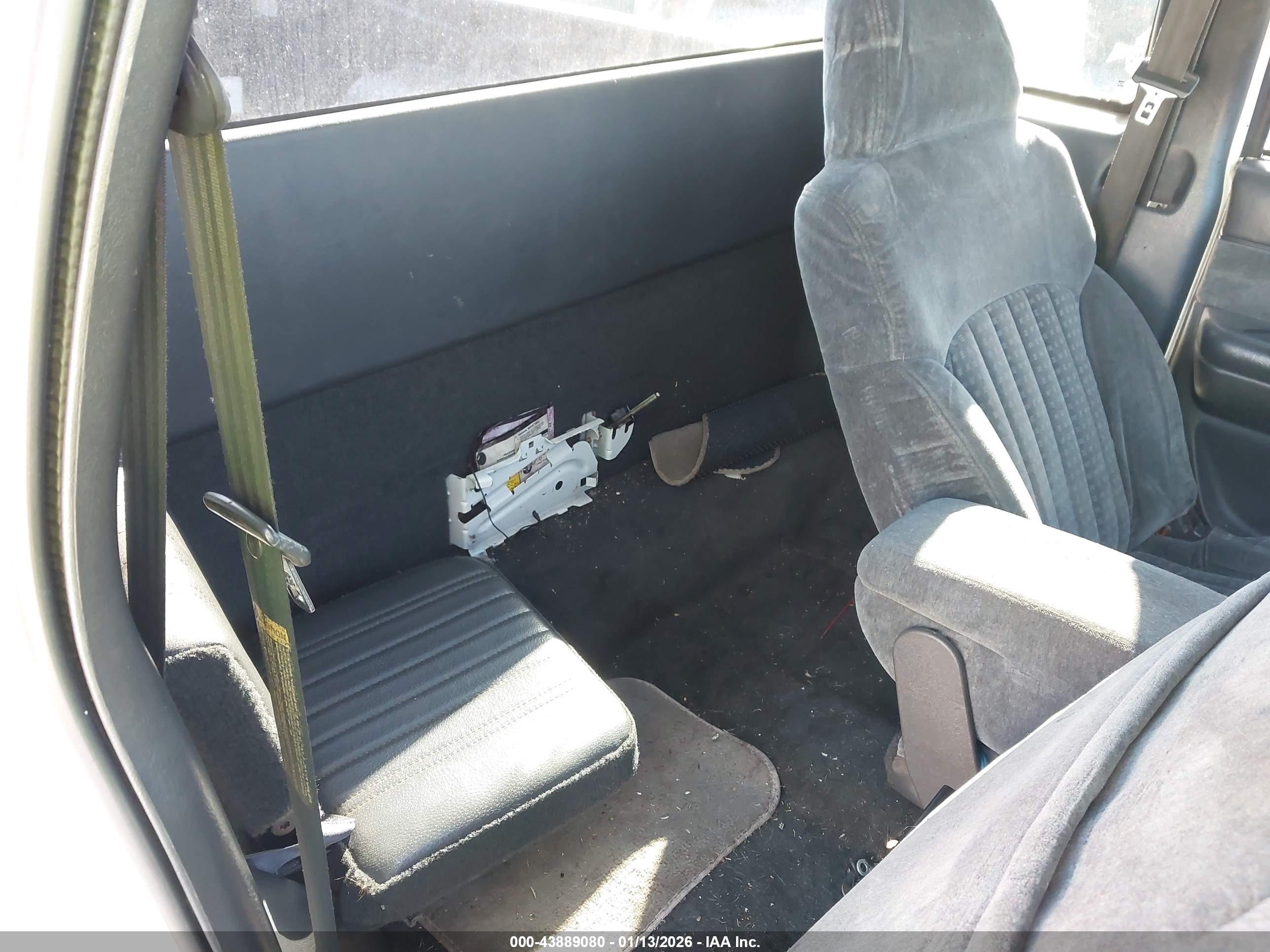CHEVROLET S-10 image 8