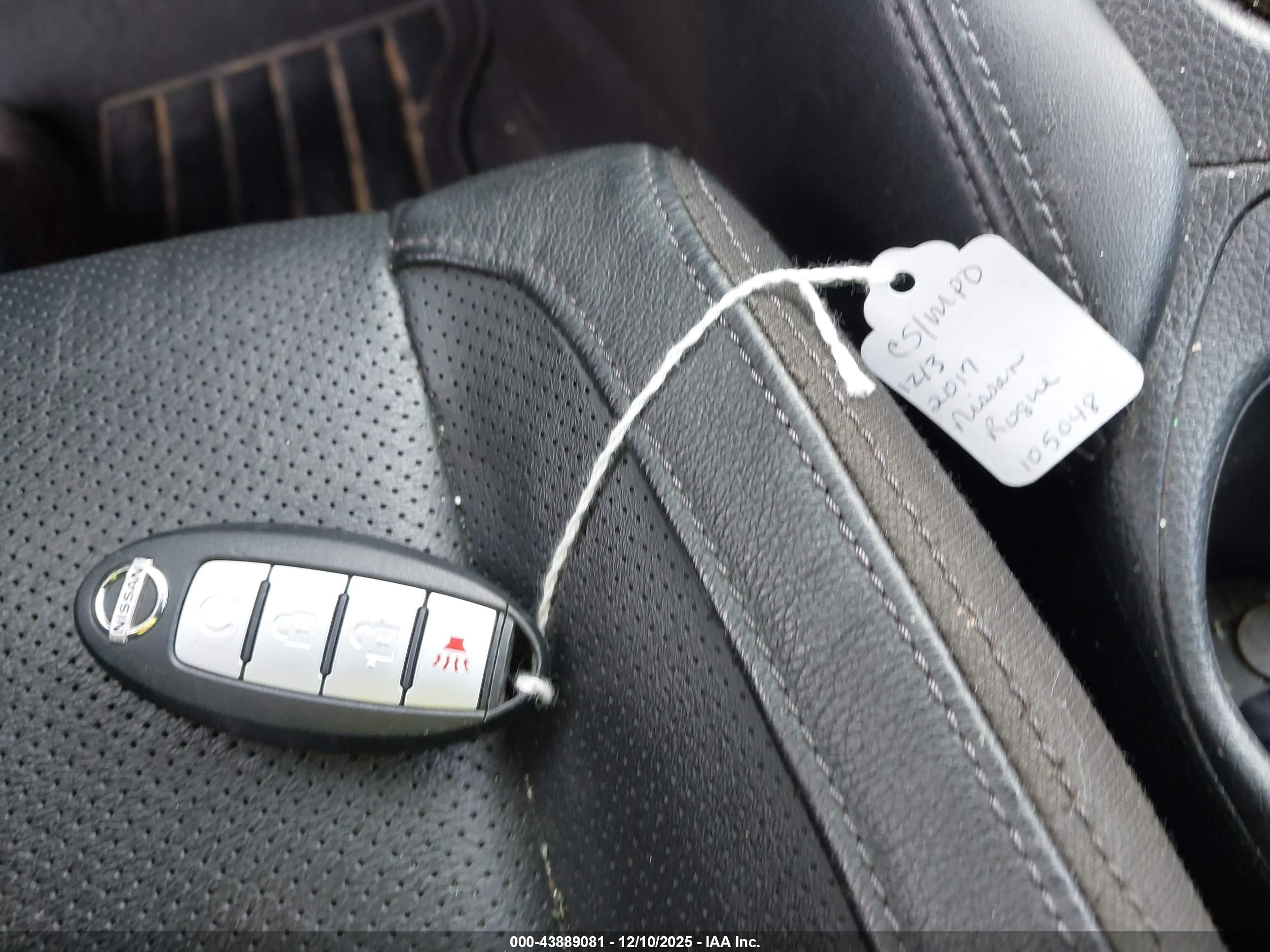 NISSAN ROGUE image 11
