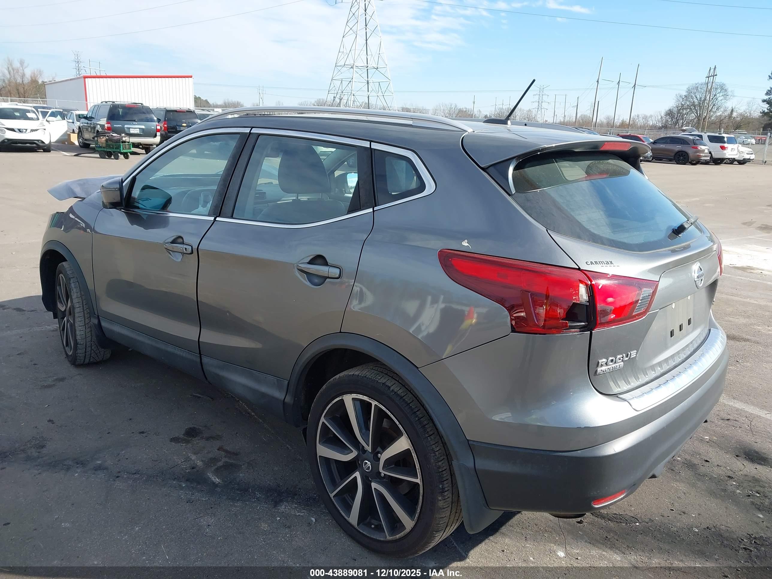 NISSAN ROGUE image 3