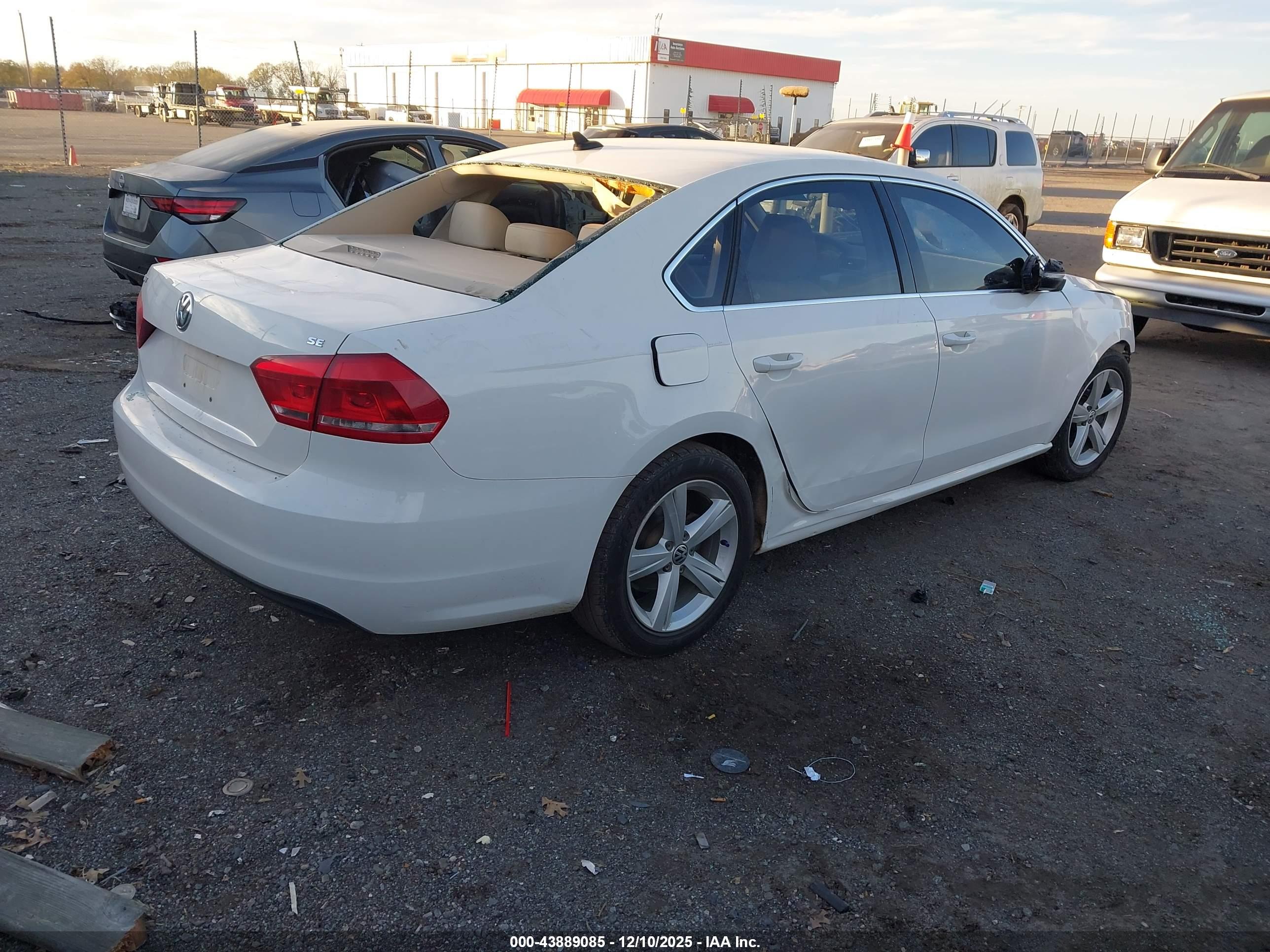 VOLKSWAGEN PASSAT image 4