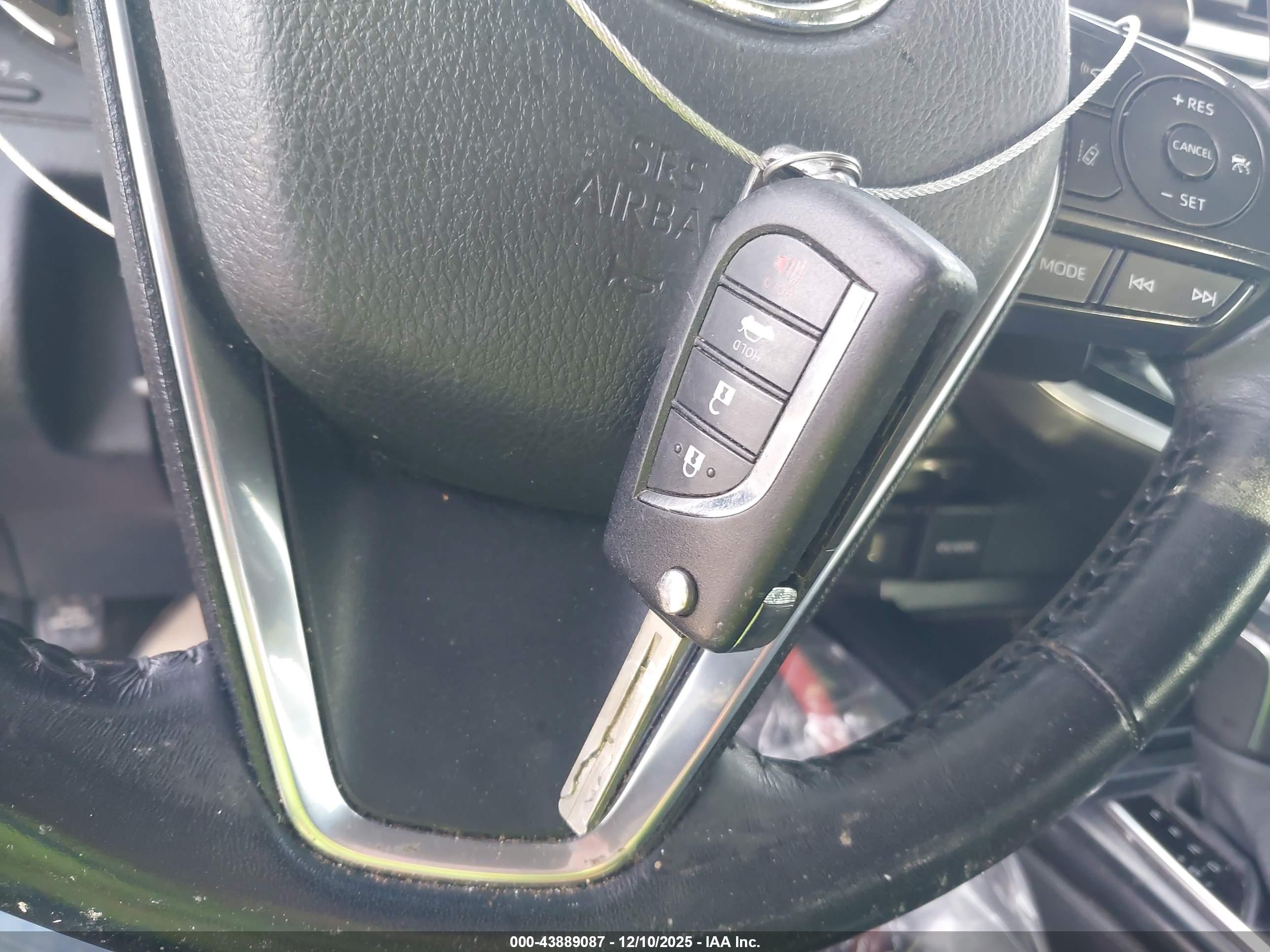 TOYOTA CAMRY image 11